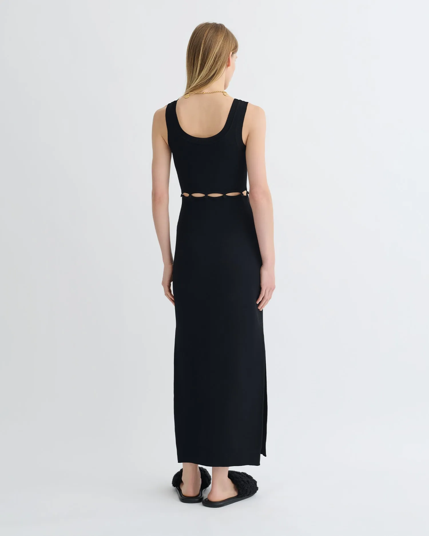 Light Deflection Fabric QuickDry Technology Maves - Knitted Midi Dress - Black