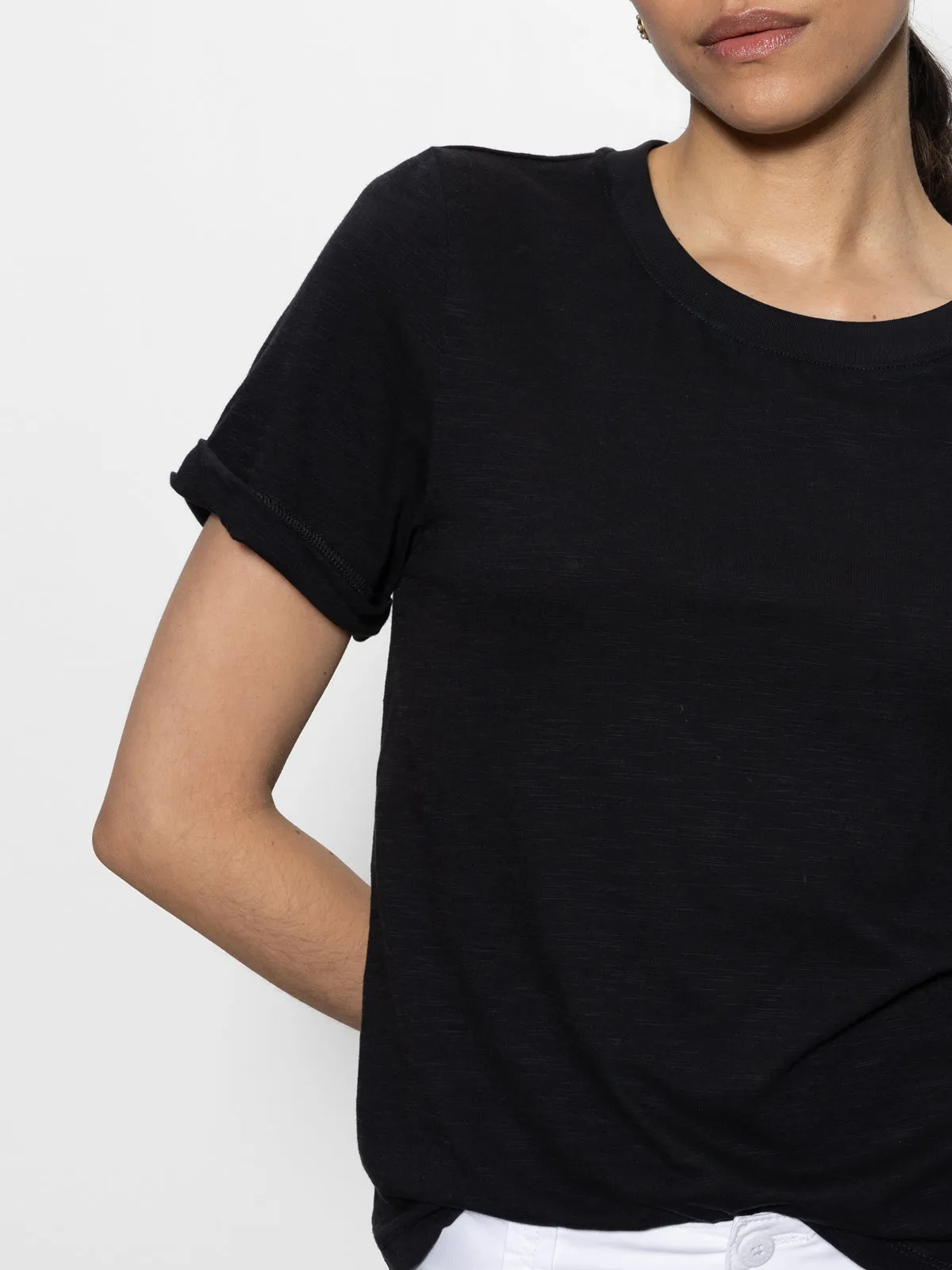 Light and Breathable Layered Hem Design Perfect Tee Remix Black