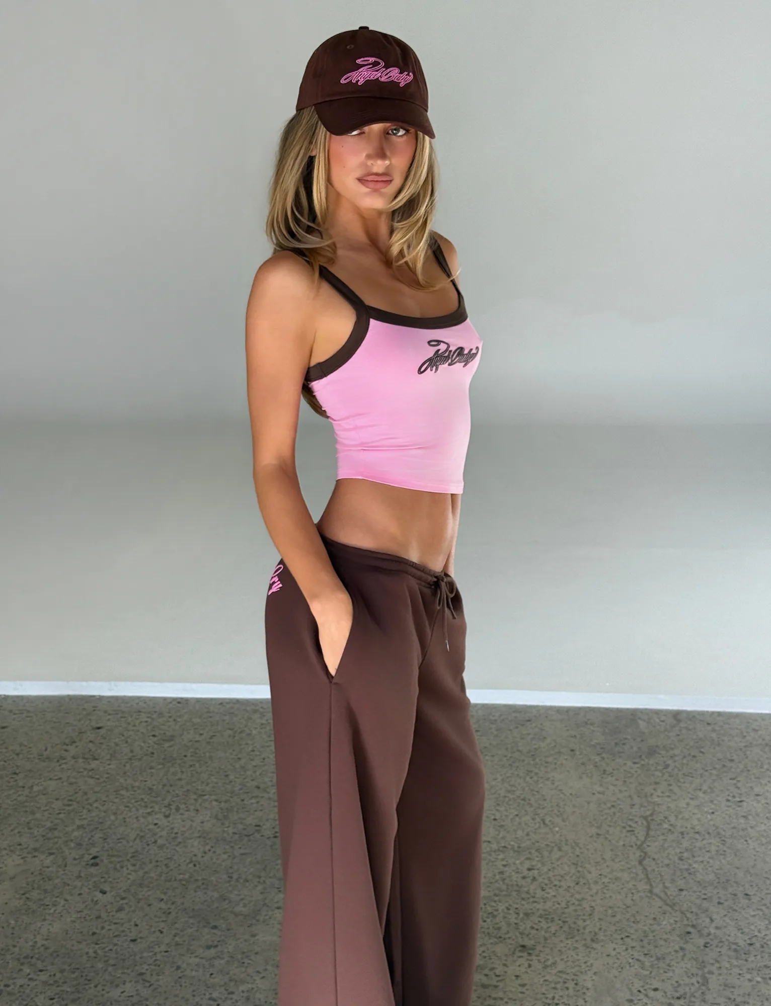 Air Comfort Lined interior MERRYN TRACK PANT - CHOCOLATE