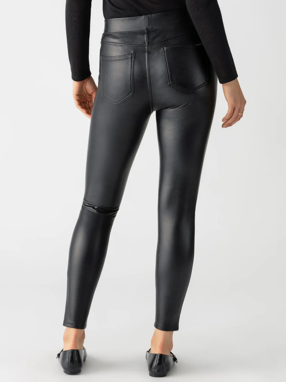 Elegant Look Chlorine Resistant Material Runway Semi High Rise Legging Slick Black