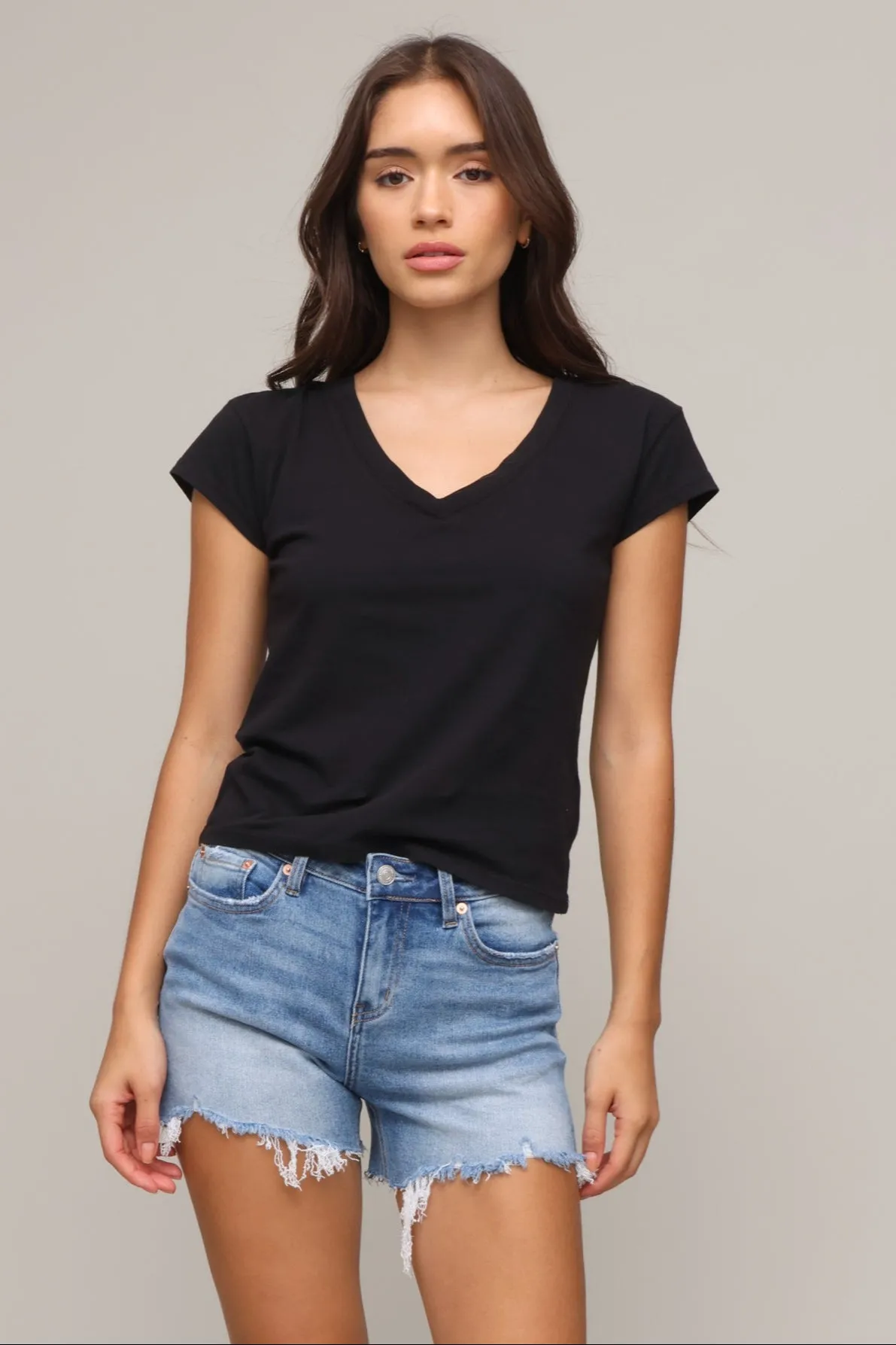 Raw Edge Detail All-Season Wear Modern Slub V-Neck Tee