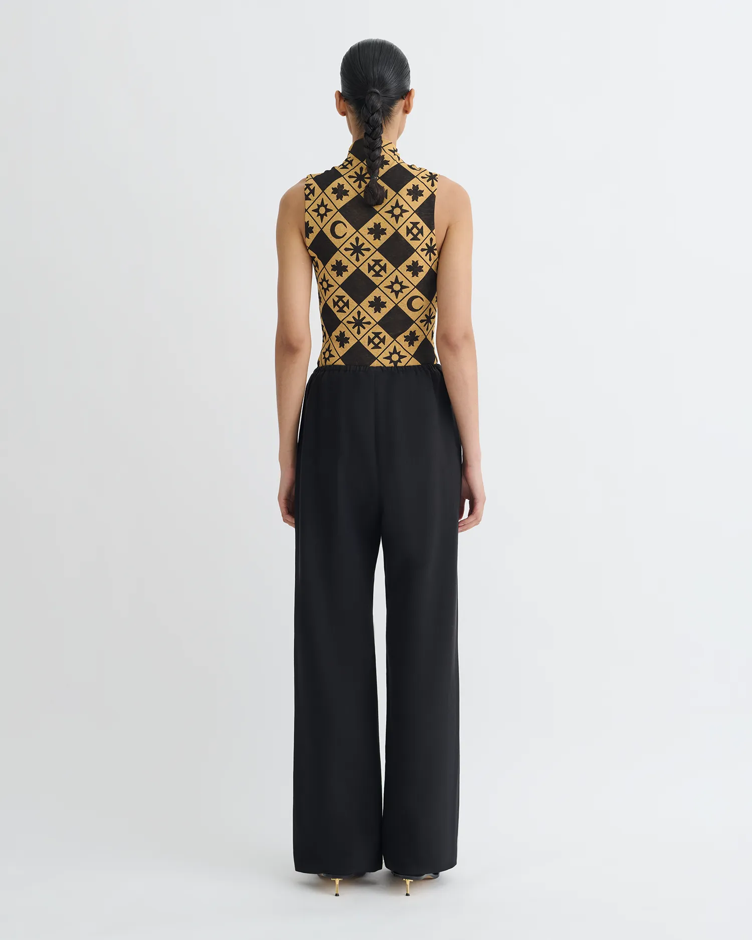 Annyka - Printed Mesh Jersey Top - Symbol Tile Oak SoftBrushed Tailored Placket