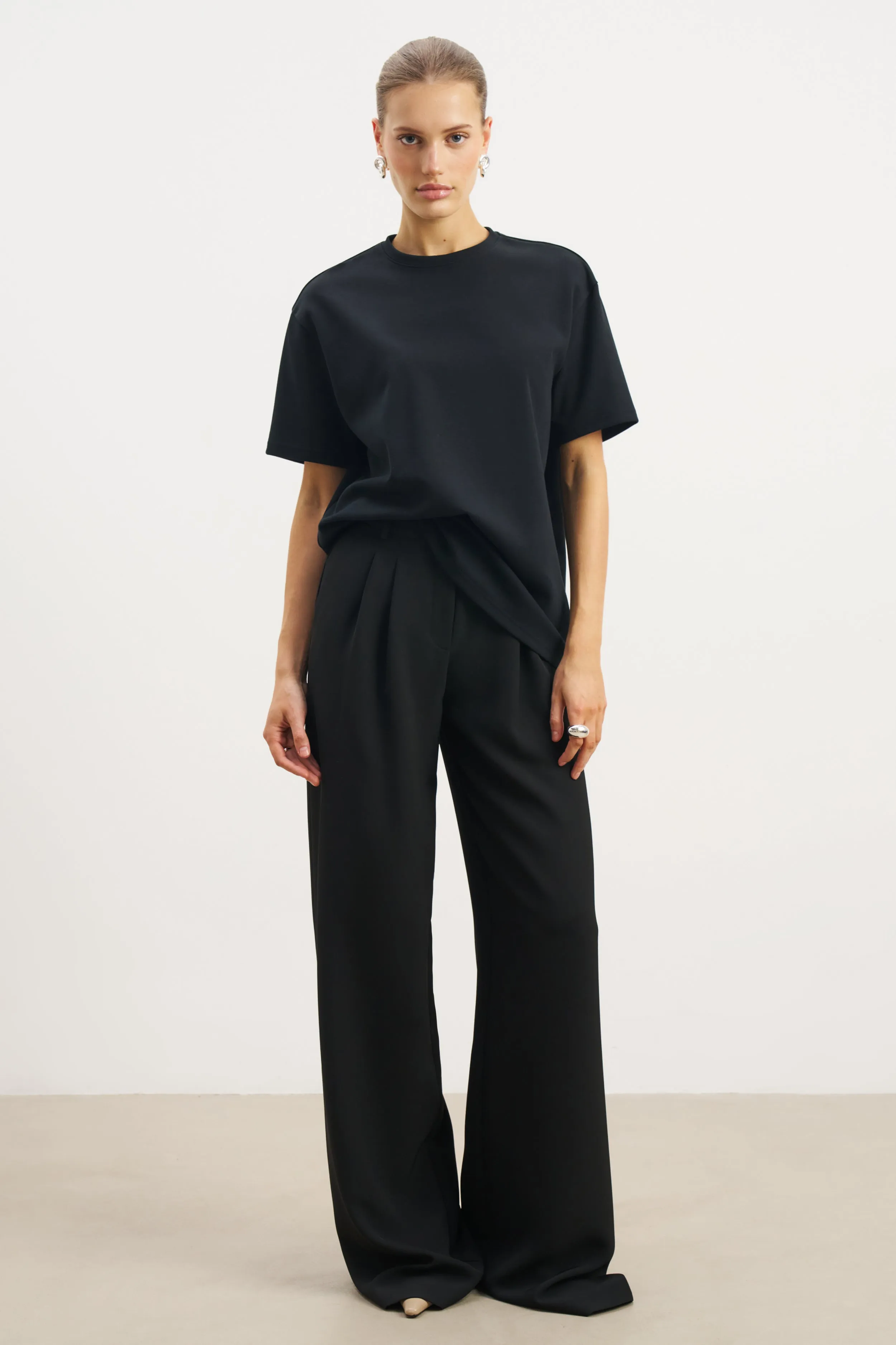 WideNeckOpening Oversized T Shirt - Black