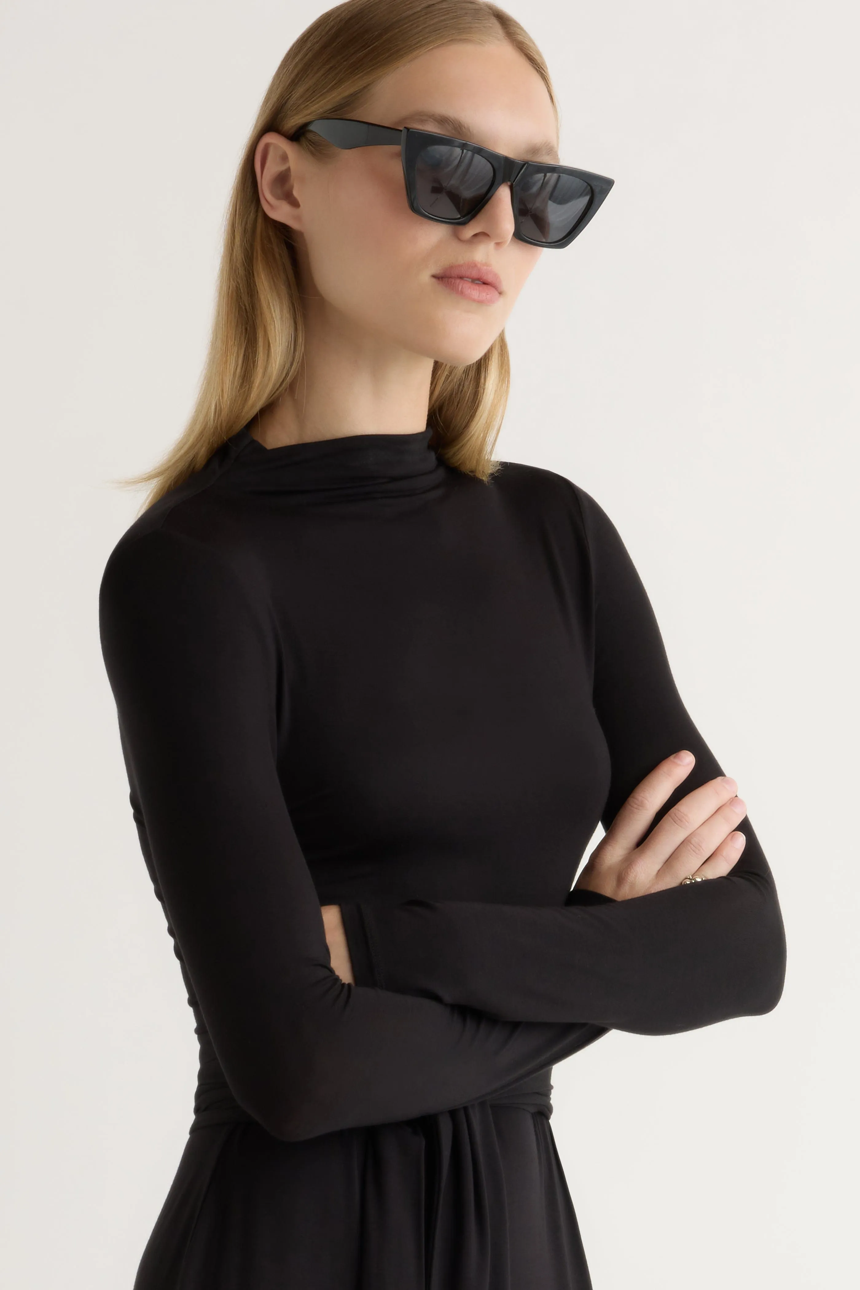 Seasonal Essential Comfortable fit for outings Vero Tie-Front Long-Sleeve Dress