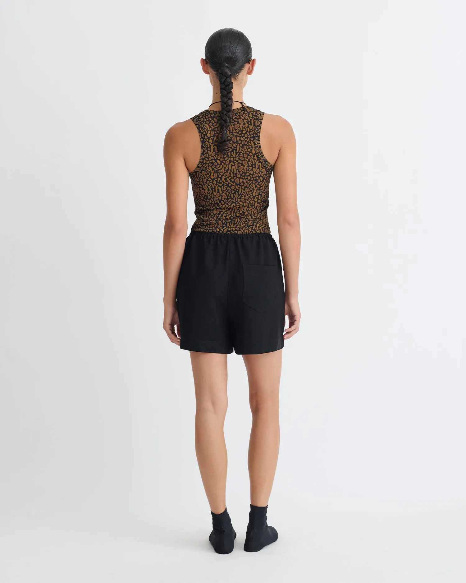 Seamless Waist Technology Minimalist Design Dylla - Tech Linen Belted Shorts - Black