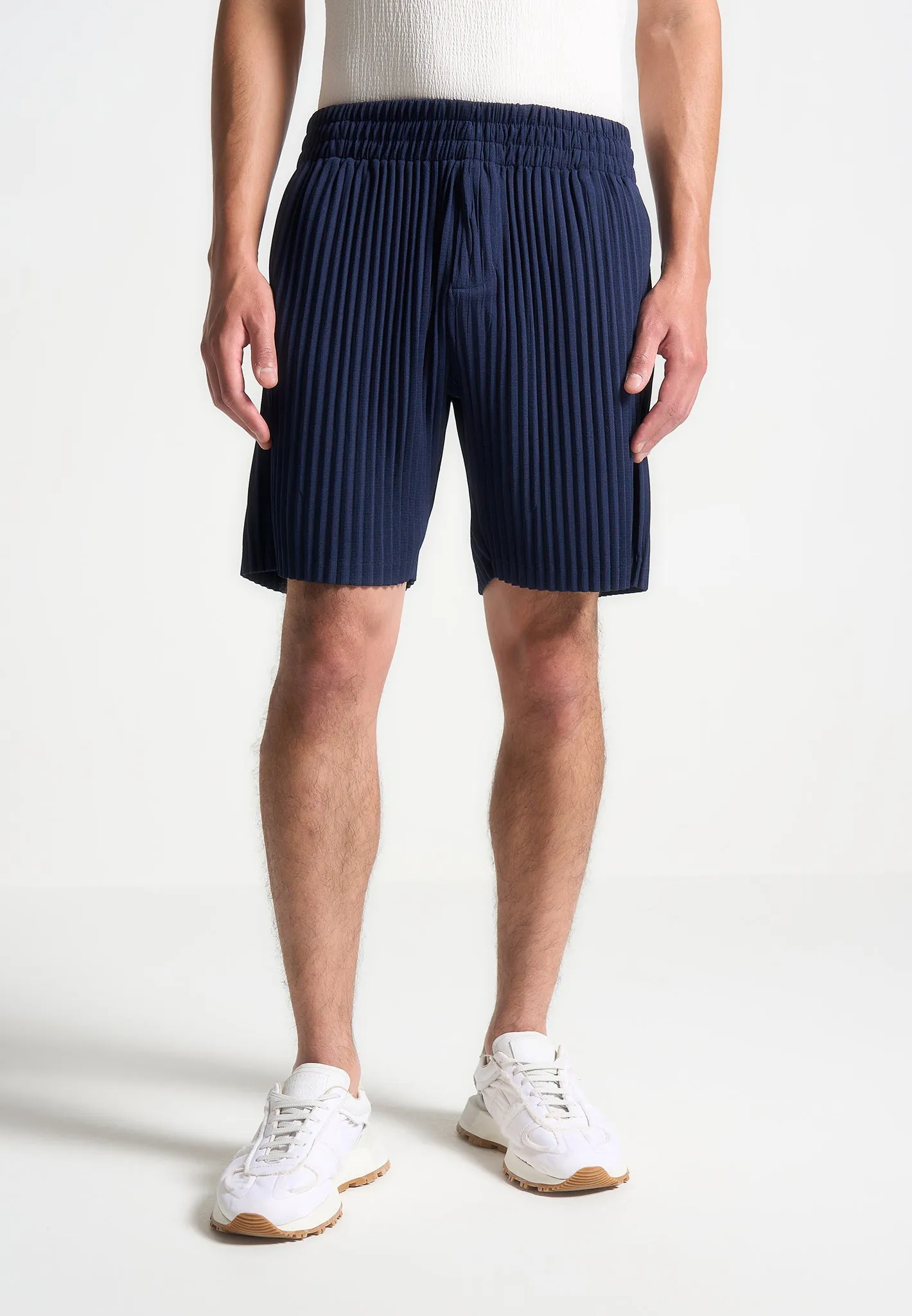 EcoDyeProcess Multipurpose Design Pleated Shorts - Navy