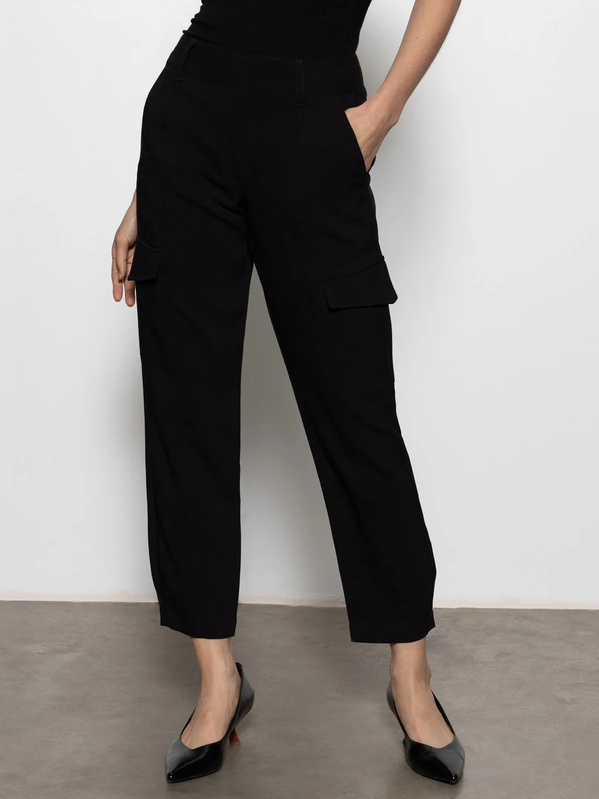 Adjustable Waist Polished Standard Rise Cargo Pant Black