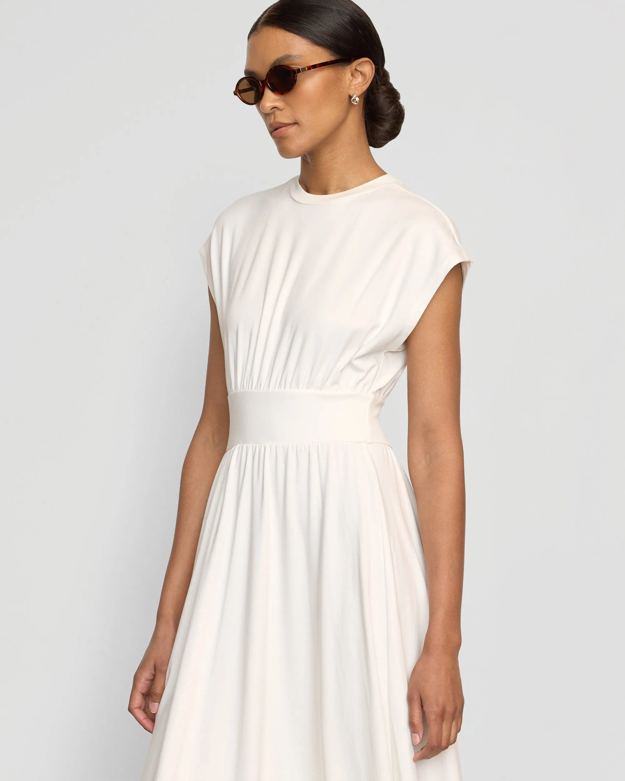 Night Appeal Sleek Cut Prima Jersey Midi Dress