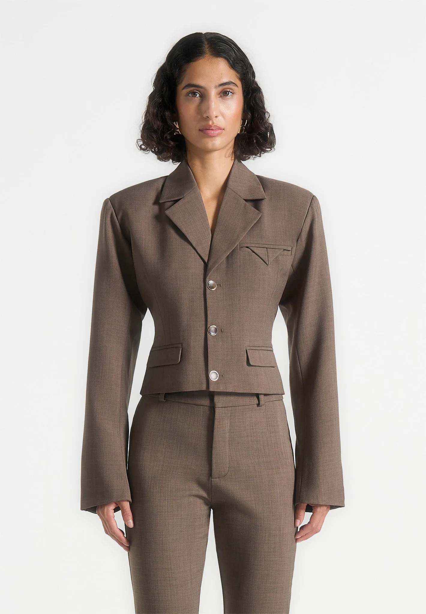 Prisca - Tailored Cropped Blazer - Taupe Smart Layer Effortless Style