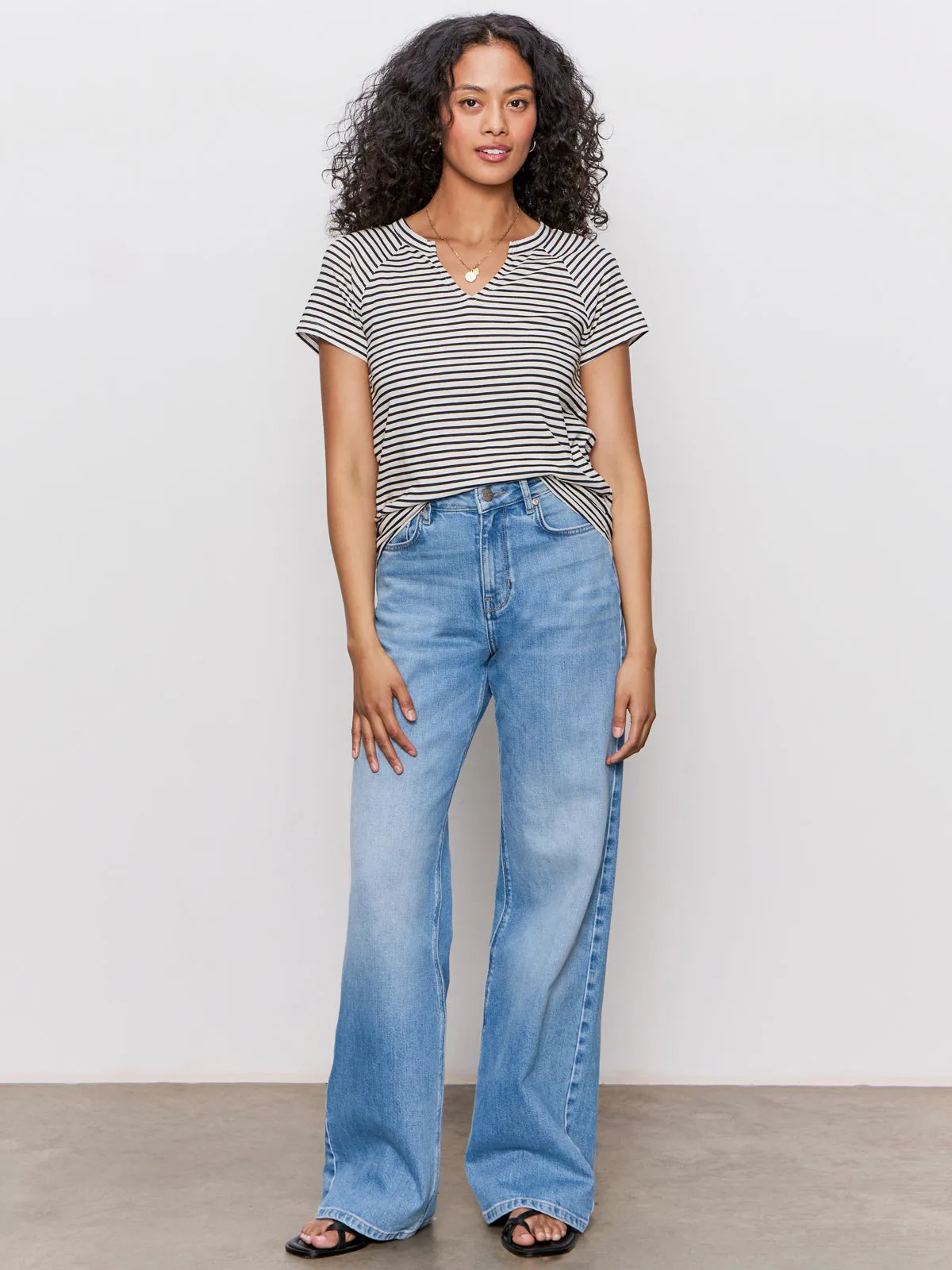 Notch Neck Tee Light Oat/Black Stripe Breathable and Comfortable Smooth Seam Technology