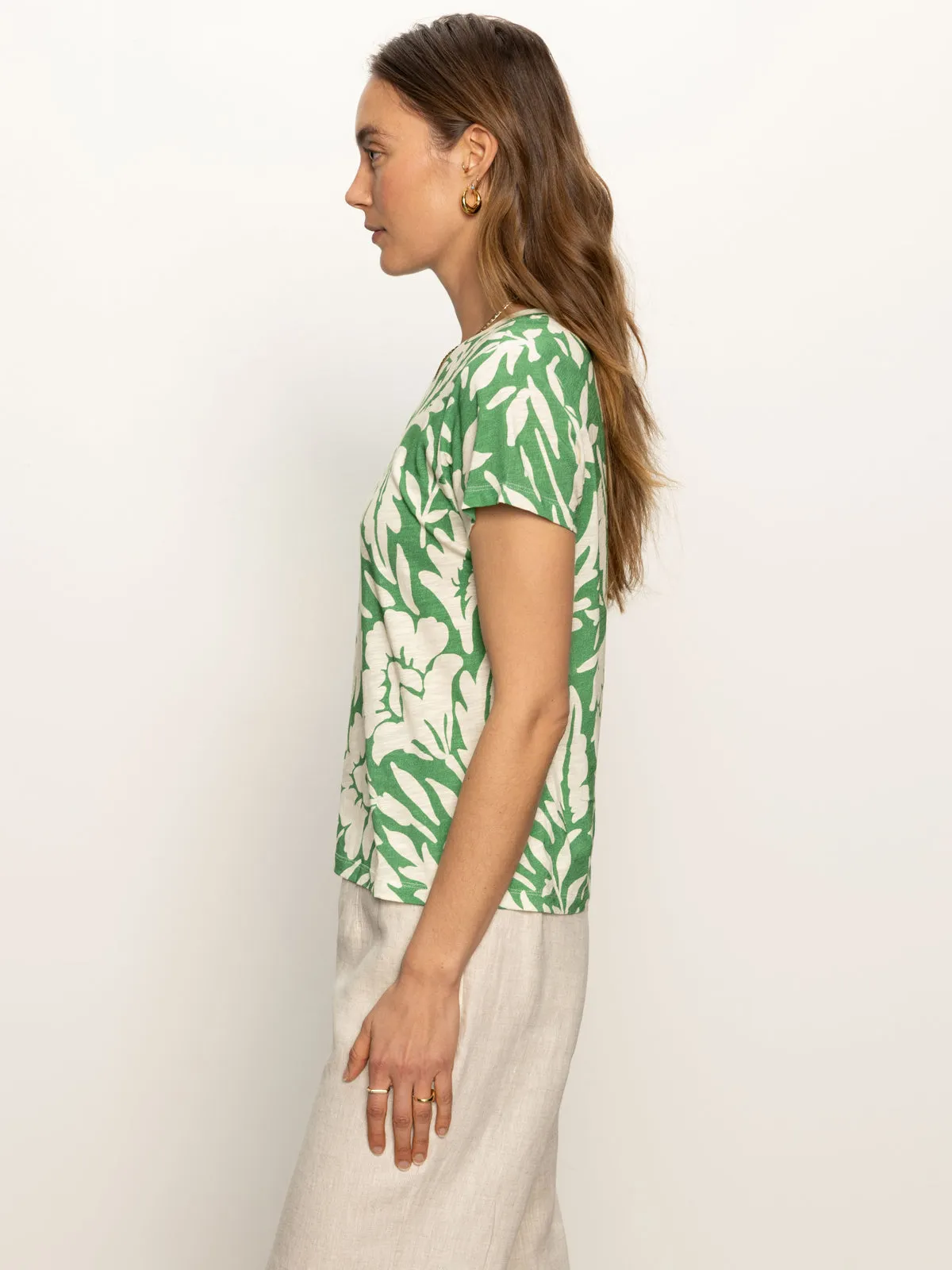 The Perfect Tee Palm Green Floral SoftenedTexturedWeave