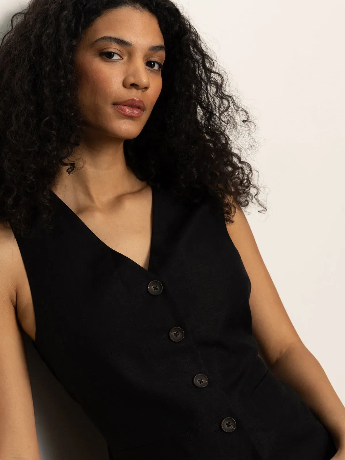 Refresh Water Resistant Relaxed Modern Vest Black