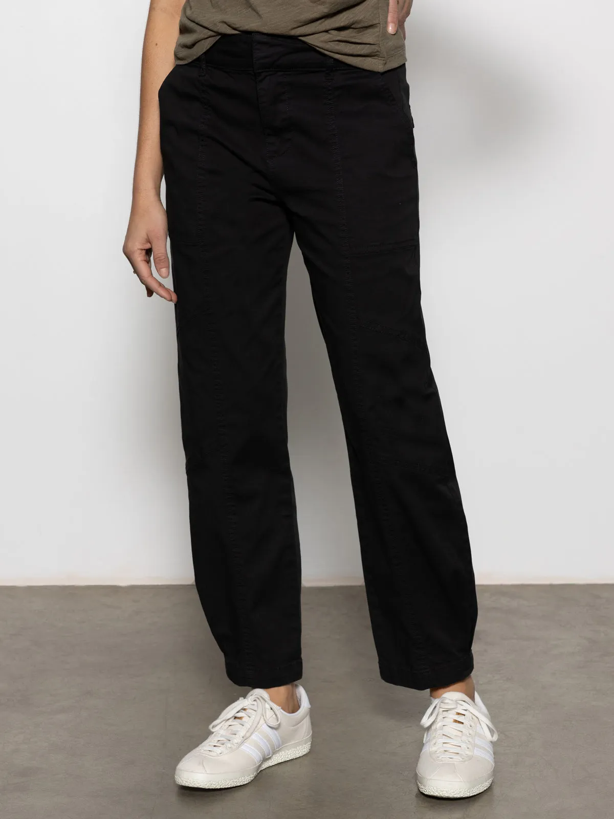 Multi Strap Support Sahara Tapered Standard Rise Pant Black