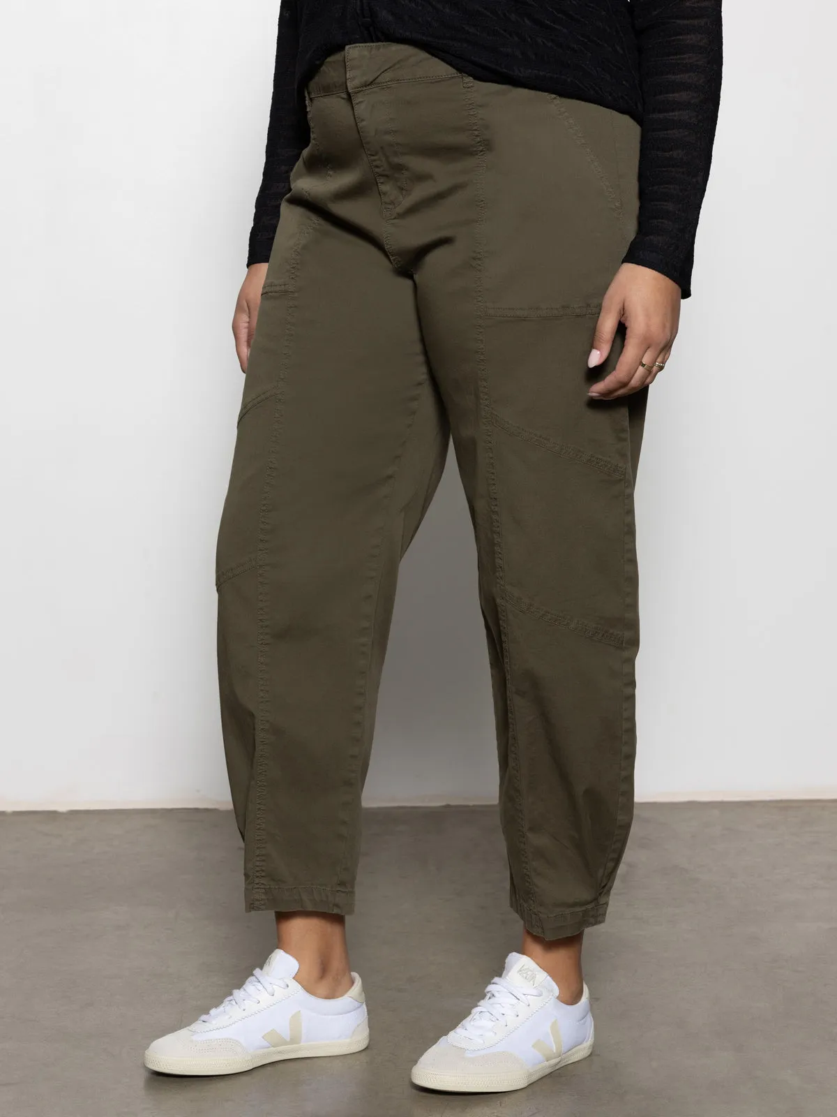 Flexible Gusset Plus-size option Sahara Tapered Standard Rise Pant Burnt Olive Extended Sizing