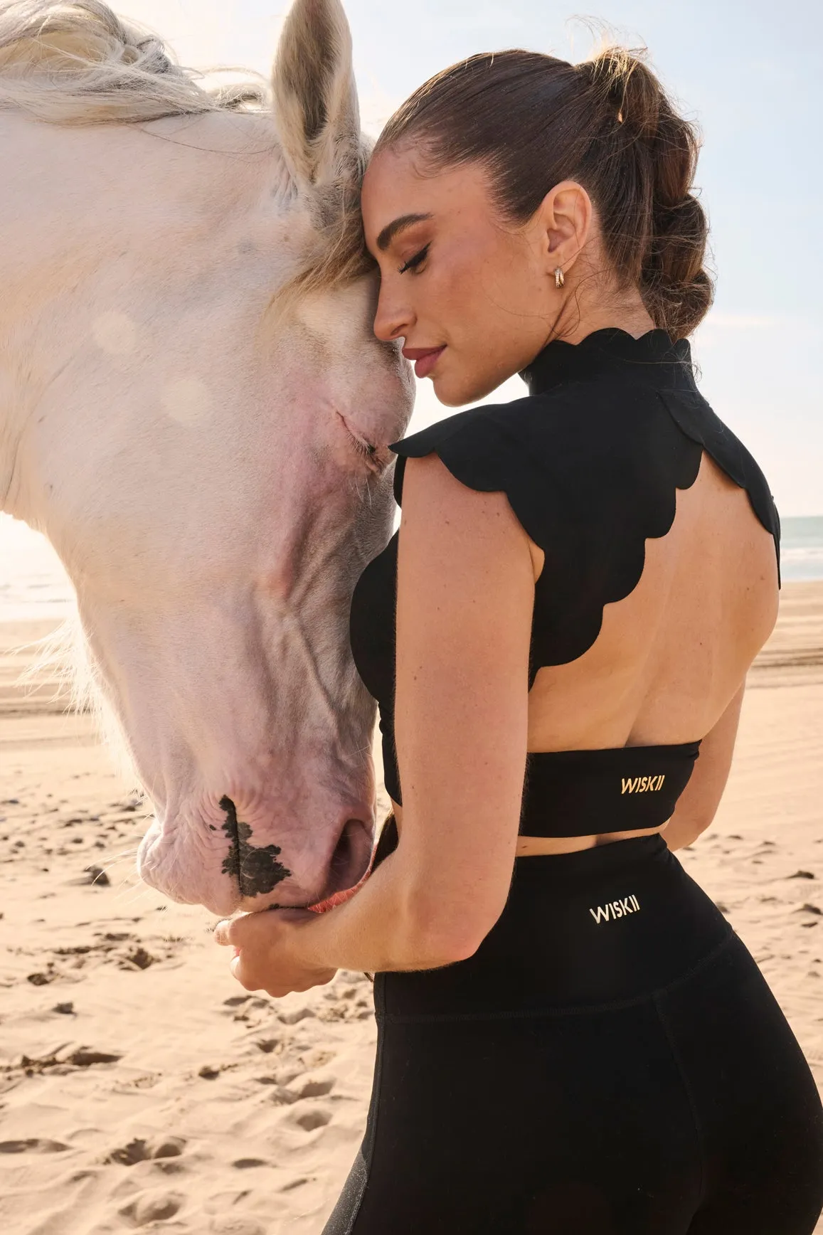 Scallop Cutout Mock Neck Bra Sleeveless seams