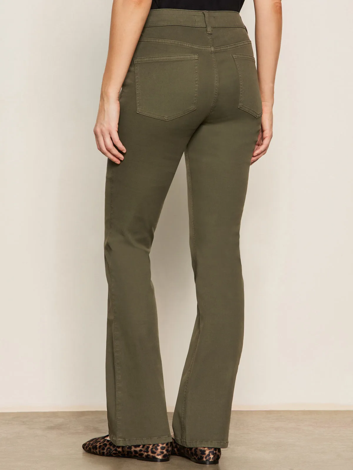 Sculpted Brook Bootcut Pant Kalamata inclusive
