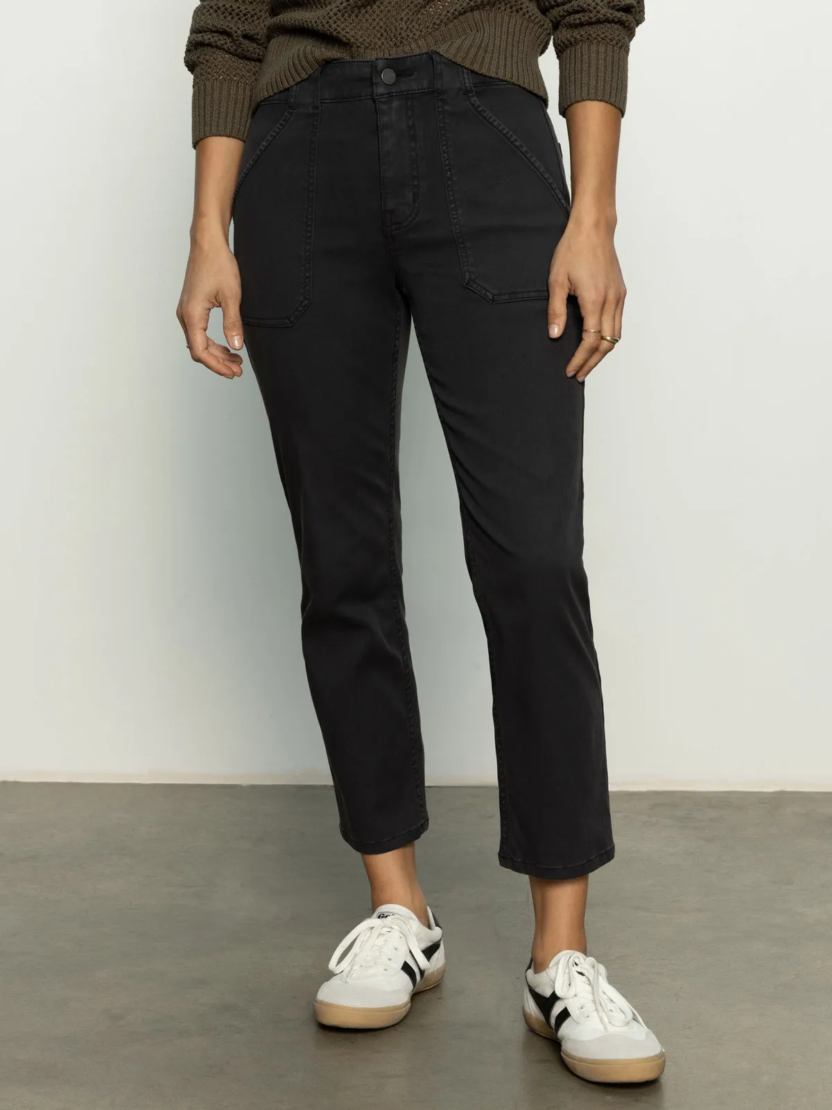 Sculpted Hayden Standard Rise Straight Crop Pant Black AntiPillingFabric