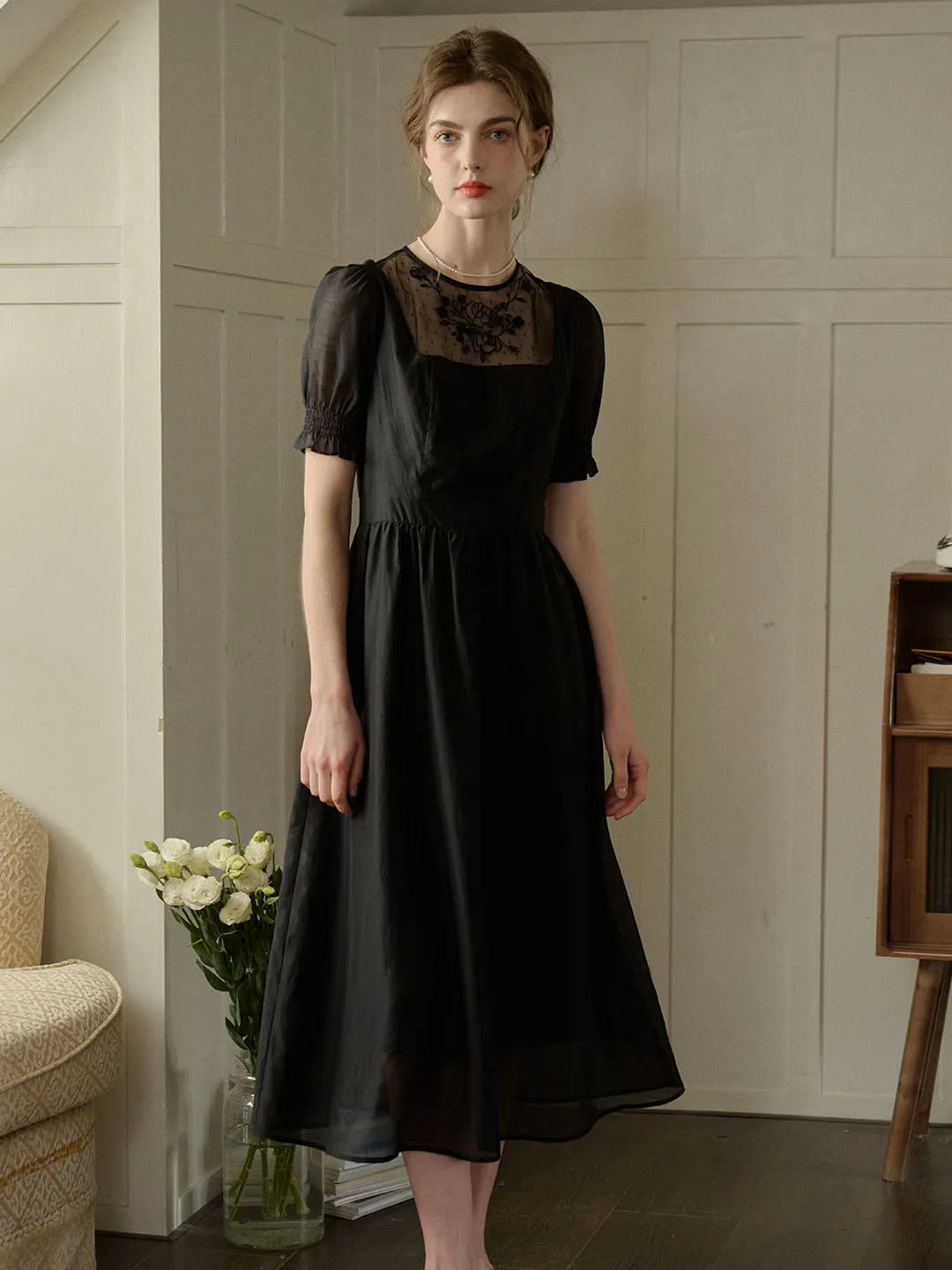 Ariella Round Neck Mesh Embroidered Puff Sleeve Dress Casual Mode