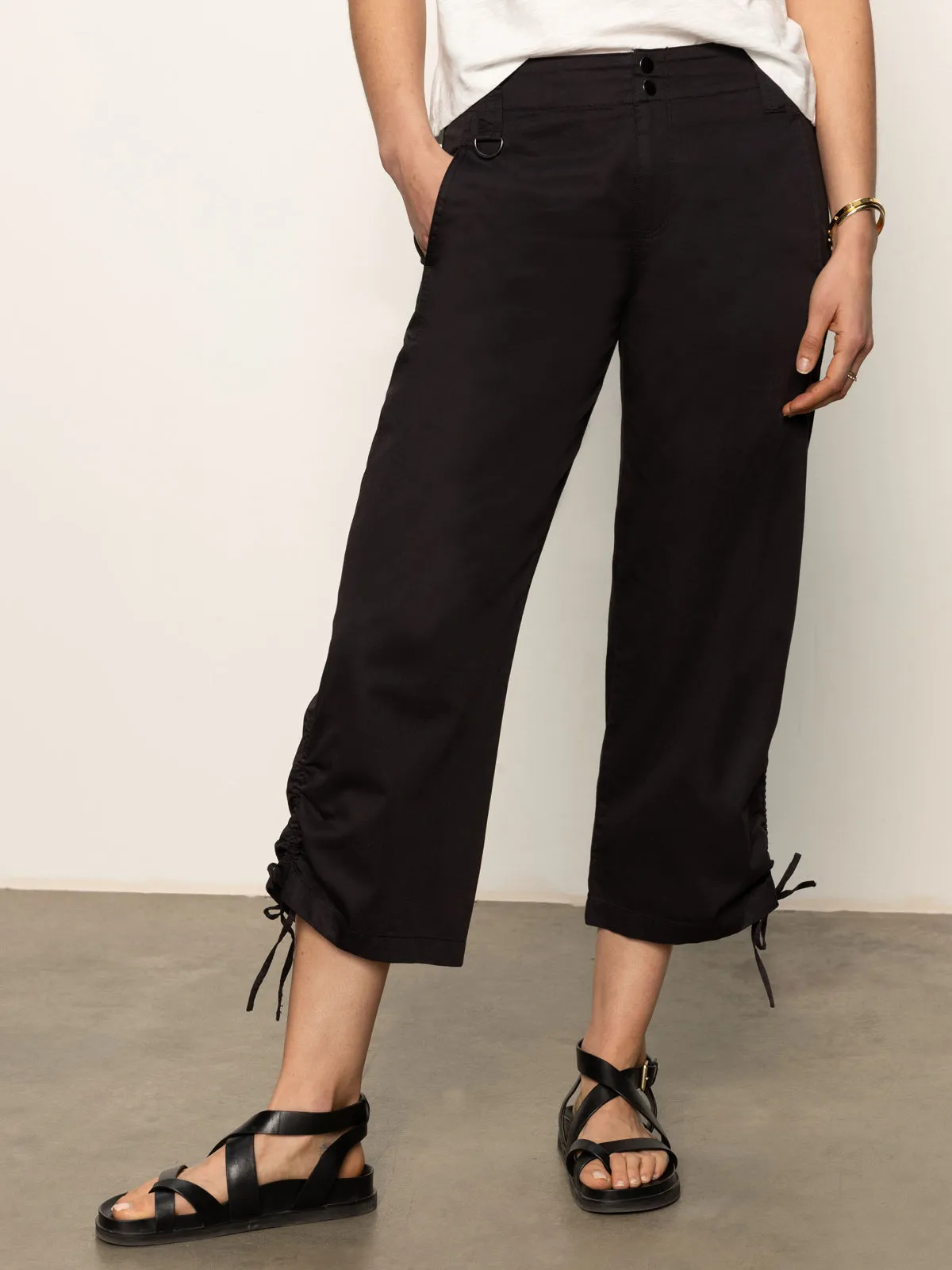 Utility High Rise Capri Pant Black Durable Weave