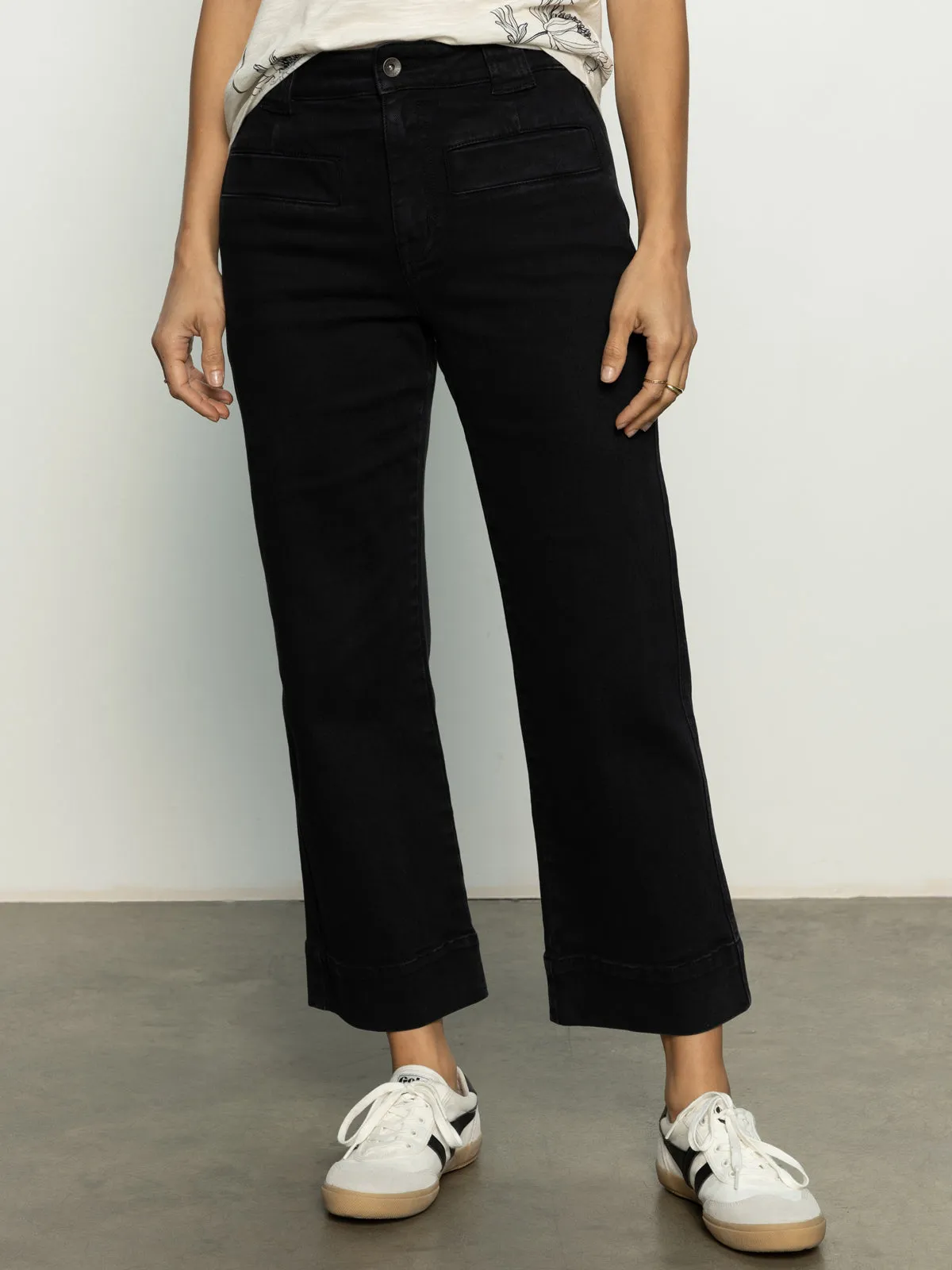 MultiPocketSystem Voyage Standard High Rise Crop Pant Black