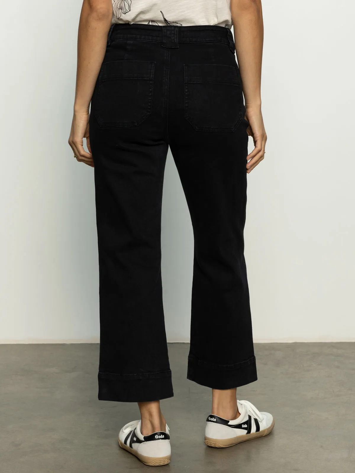 Voyage Standard High Rise Crop Pant Black ResilientElasticBand