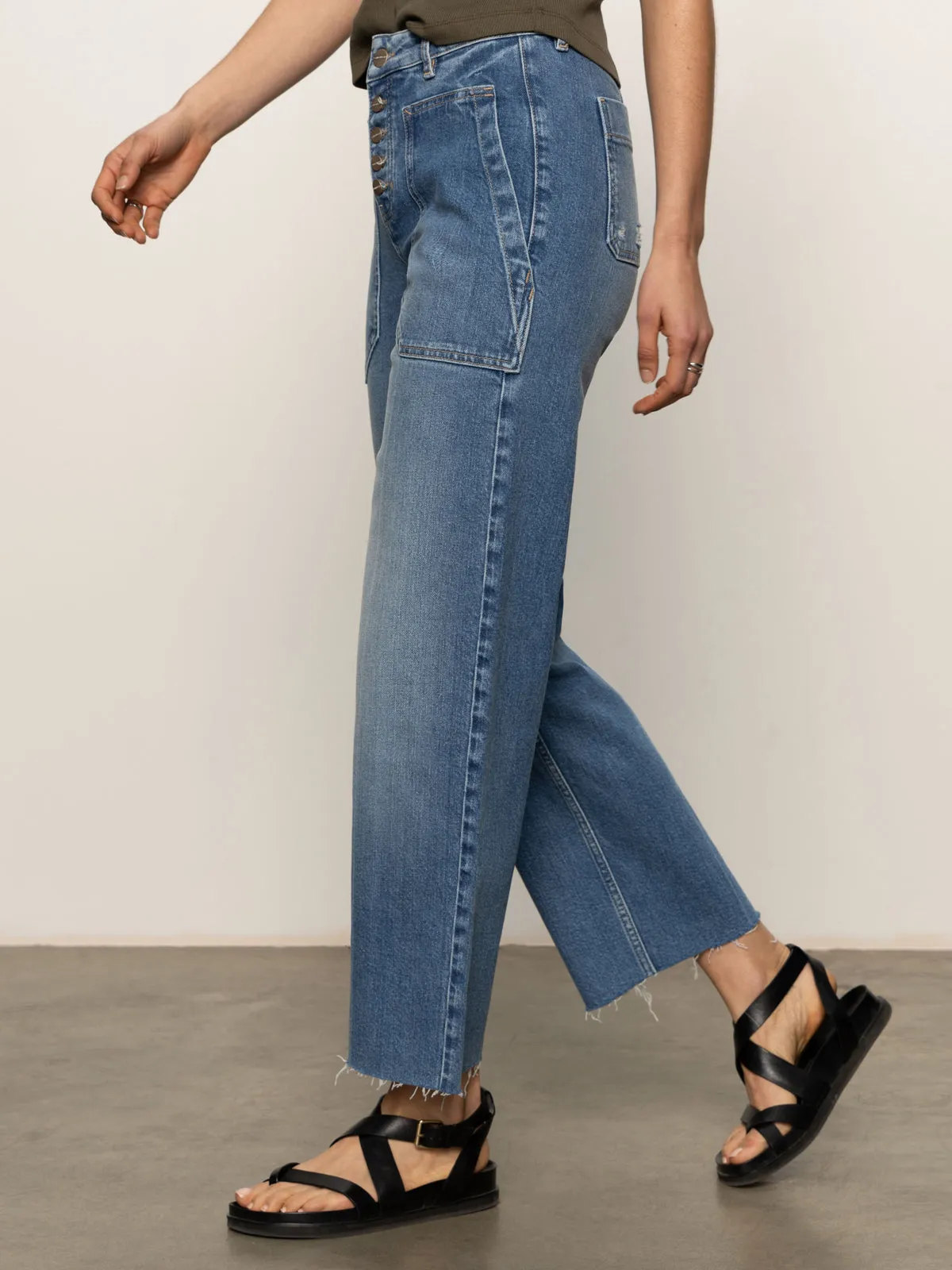 Soleil 90's Straight High Rise Jeans Medium Textured Loose Luxury Weekend Style Outdoor Adventure