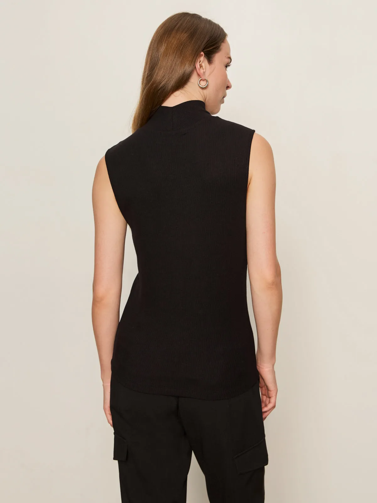 Classic Style Rash Free Inner Layer Essential Sleeveless Mock Neck Tank Black
