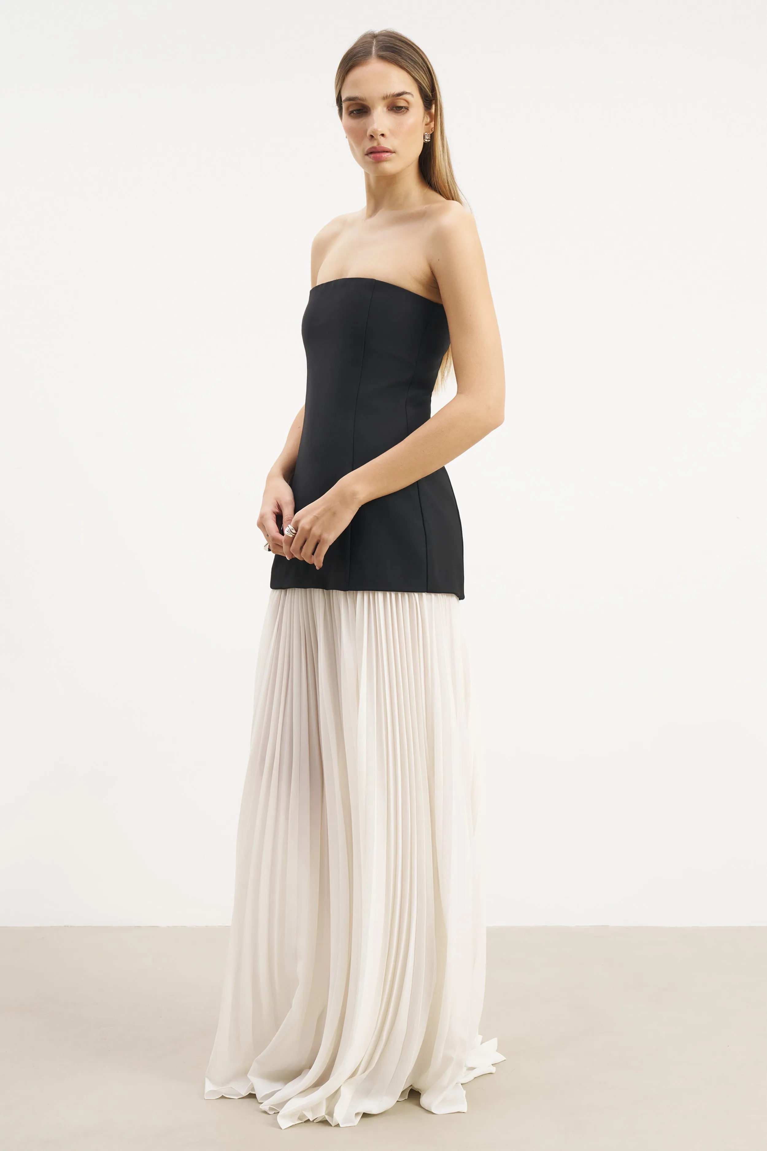 Structured Bodice Gown - Black/Cream Crisp Finish