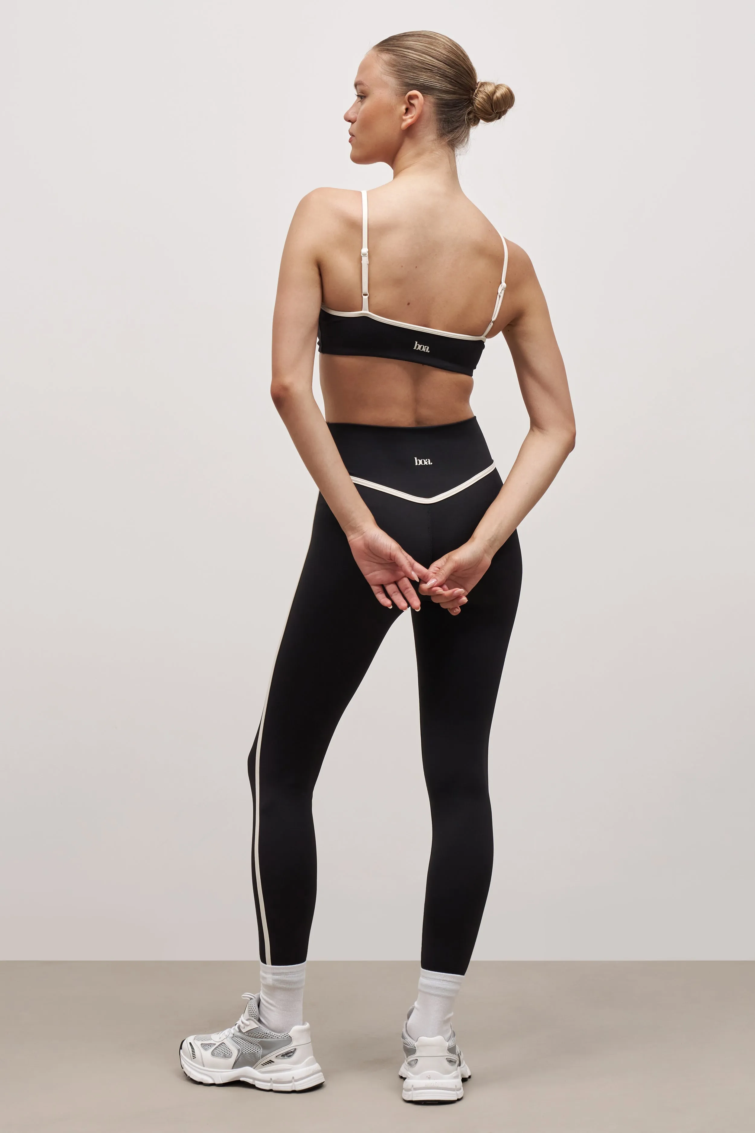 Base Contrast Trim Leggings - Black/Tofu Comfortable Layer