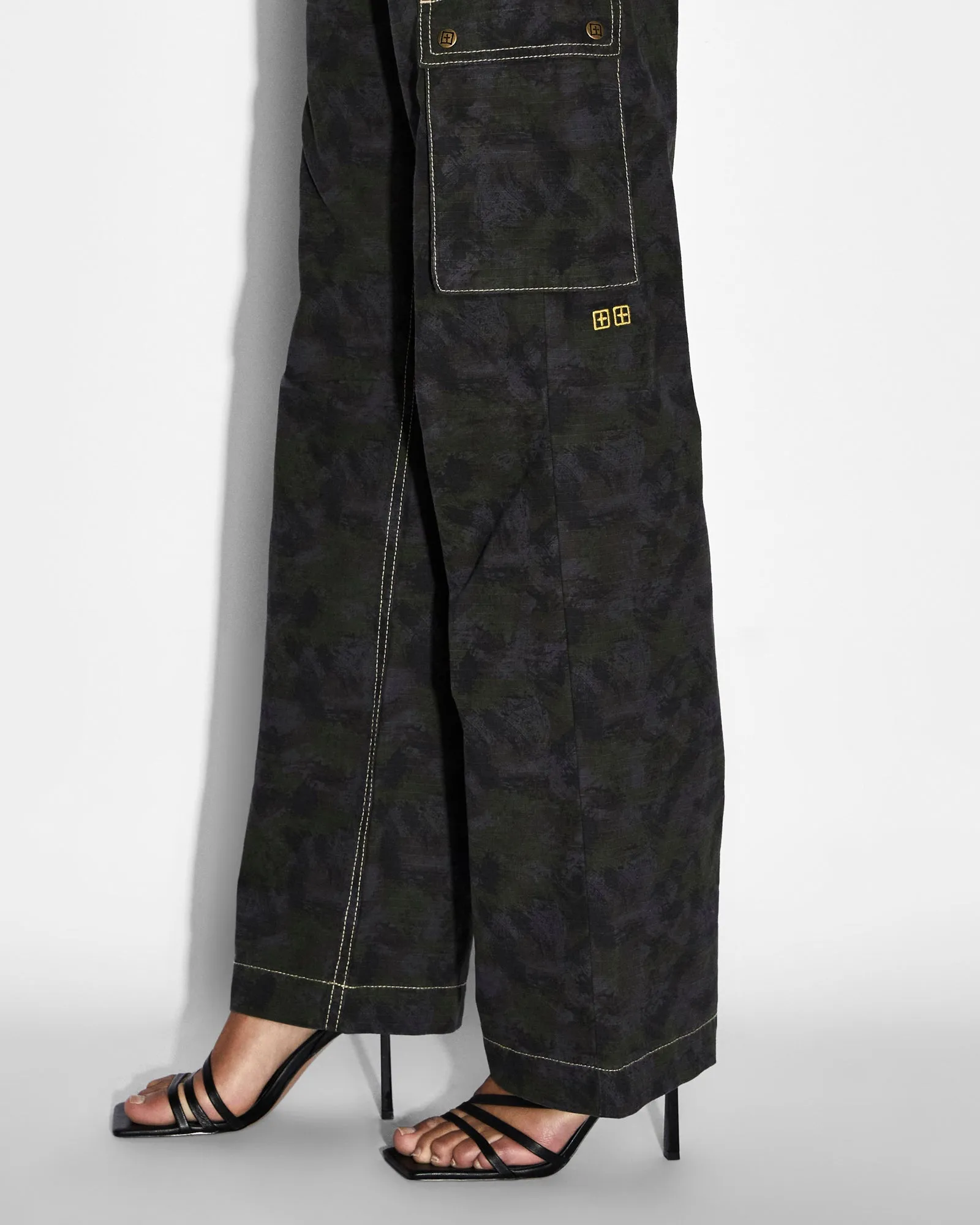 Hypoallergenic fabric Quick Cool SQUAD CARGO CAMO