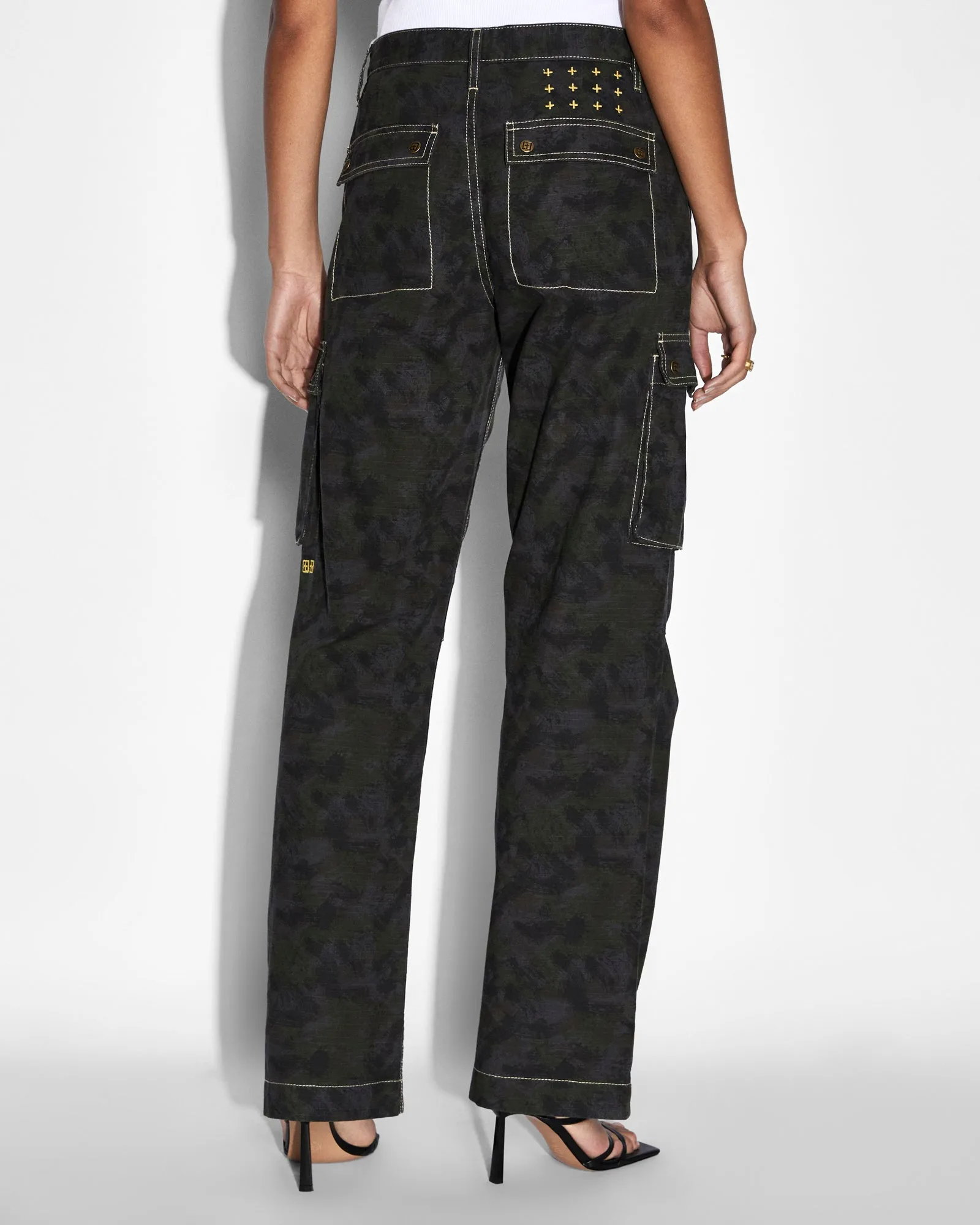 Hidden Pocket System TearResistantMaterial SQUAD CARGO CAMO