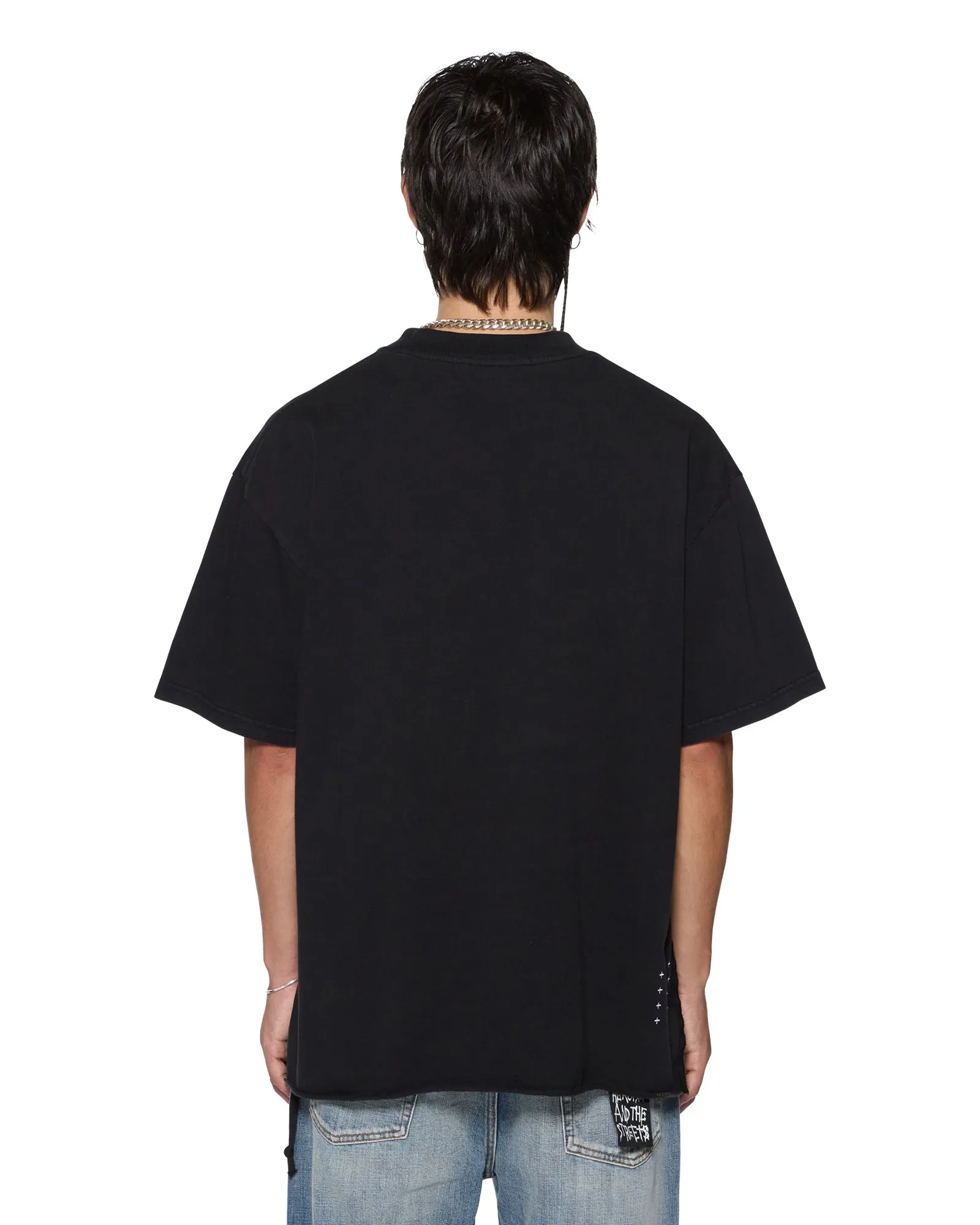 Easy and Relaxed Effortless Fit STAMP EKCESS POCKET SS TEE BLACK