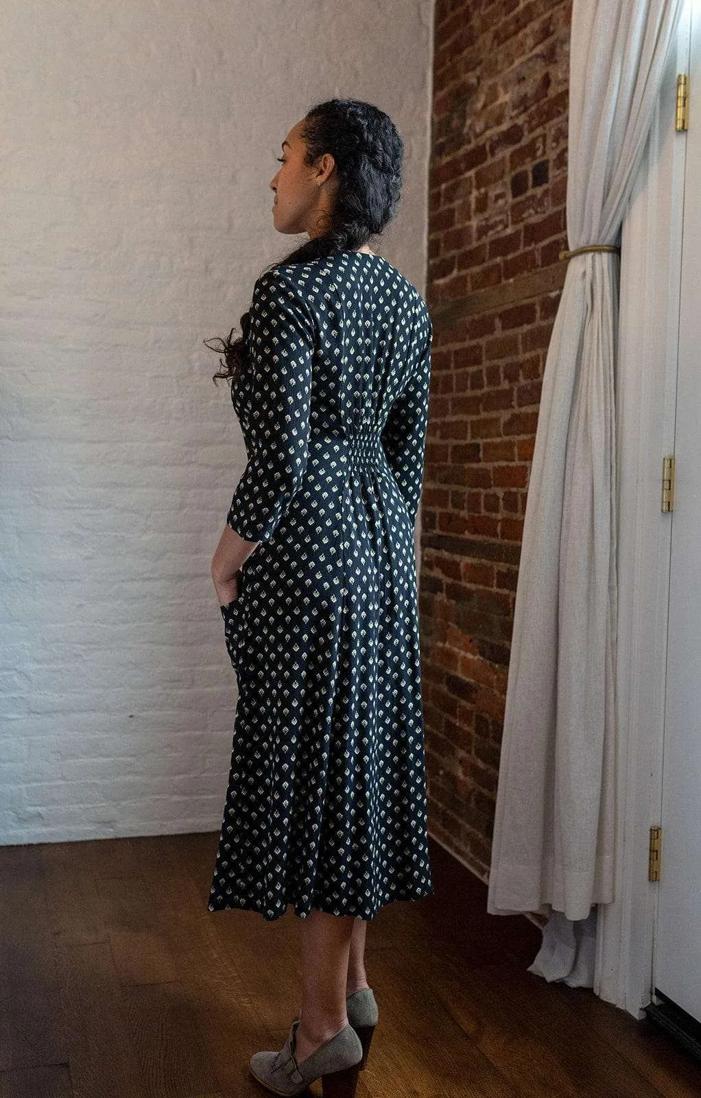 Delicate Finish Seasonal Fit Fiona Dress in Black Floral Crepe