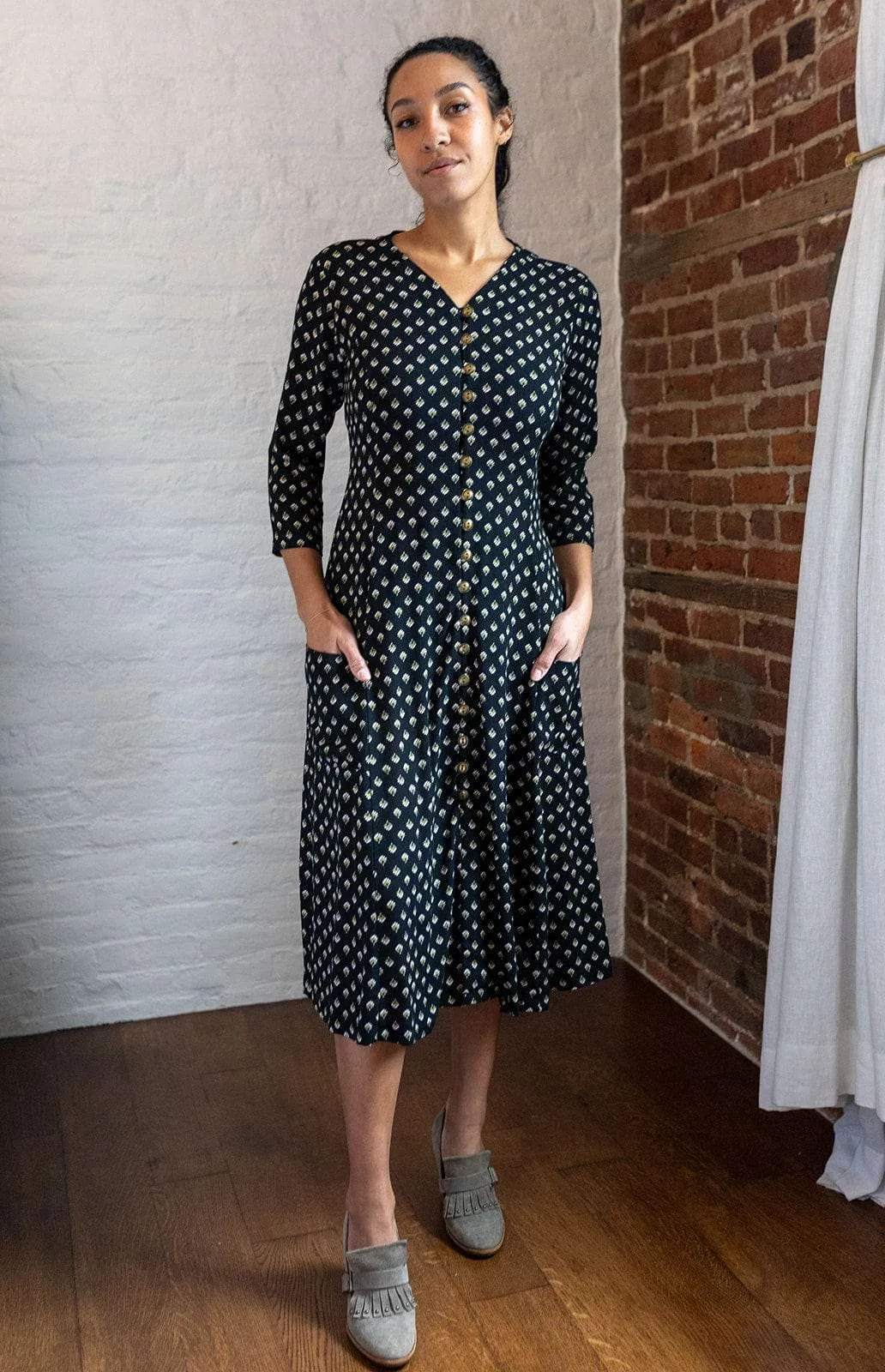 and Effortless fit dress. Lounge Mode Fiona Dress in Black Floral Crepe