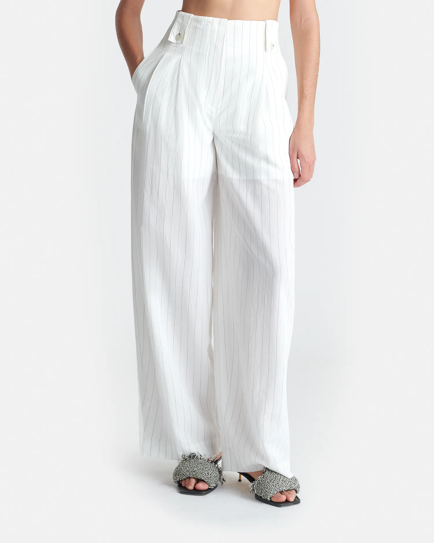 Classic Look Button front Jenci - Pleated Wide-Leg Pants - White