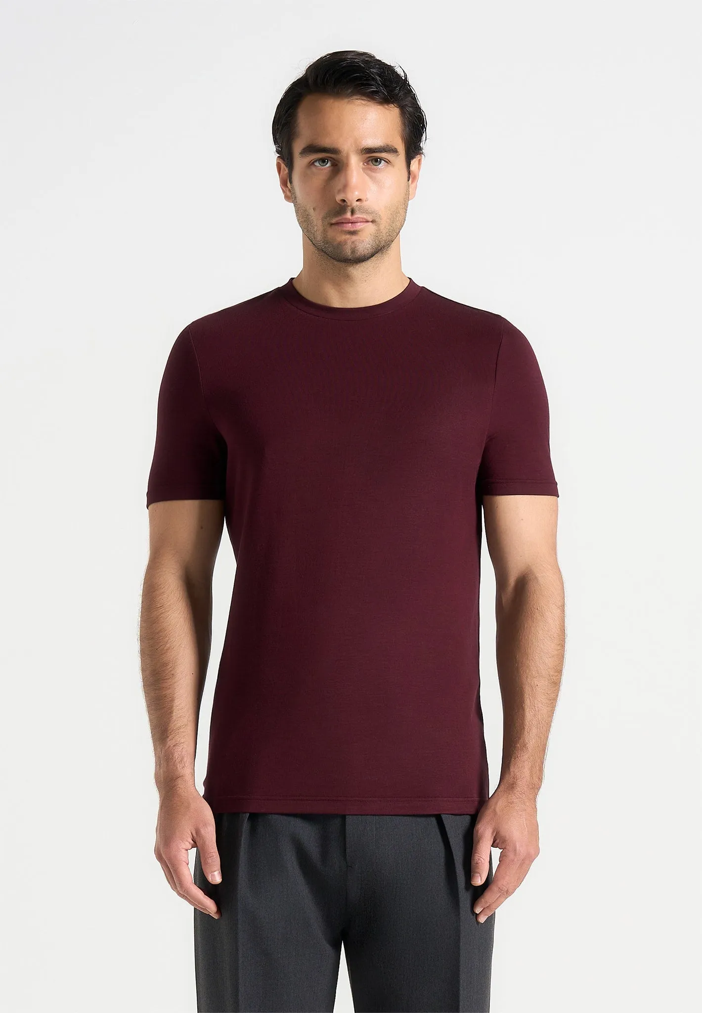 Armand - Fitted Luxe T-Shirt - Wine Red Spring Trend