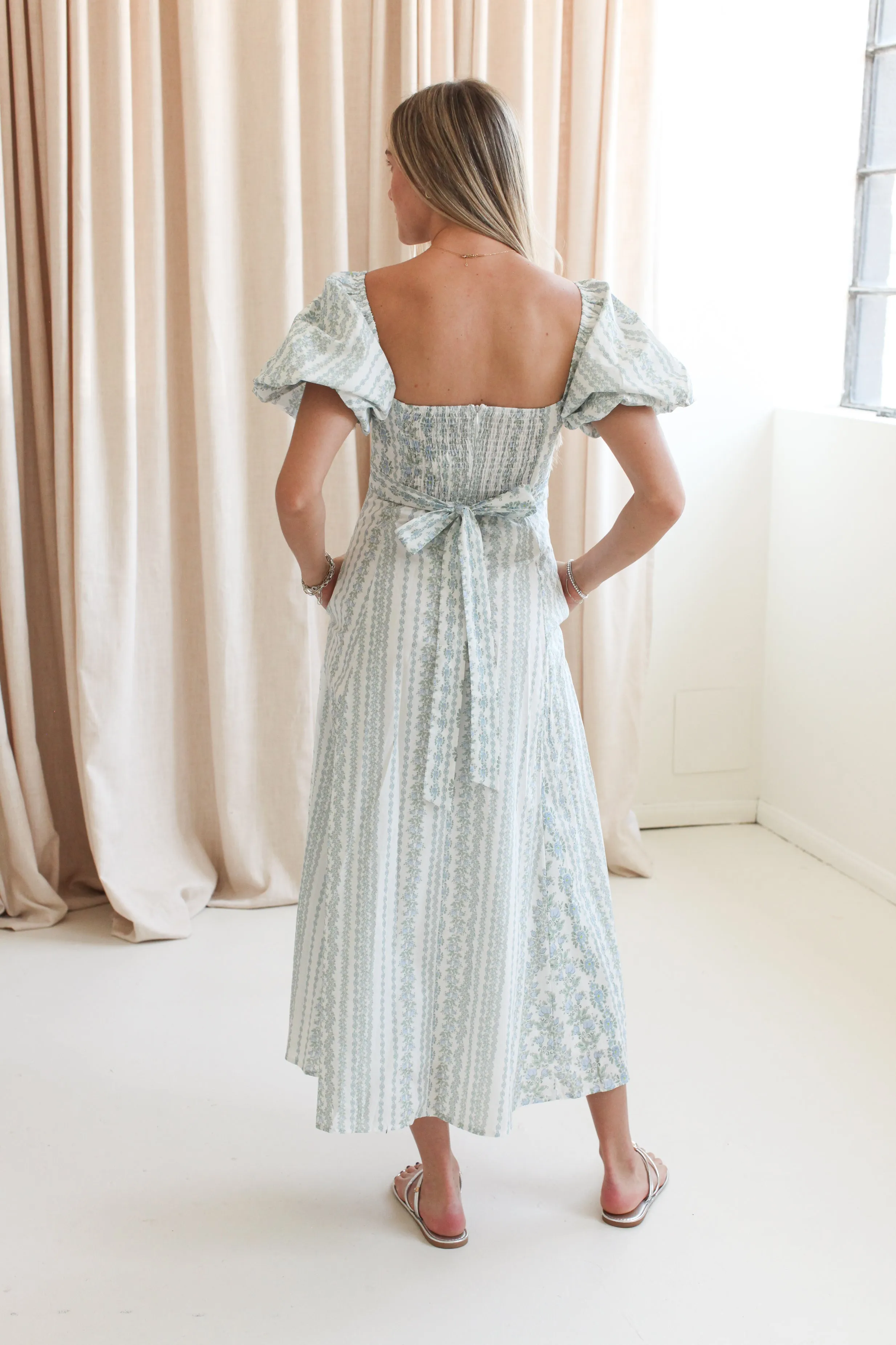 Taylor Puff Sleeve Maxi Dress Smooth silhouette