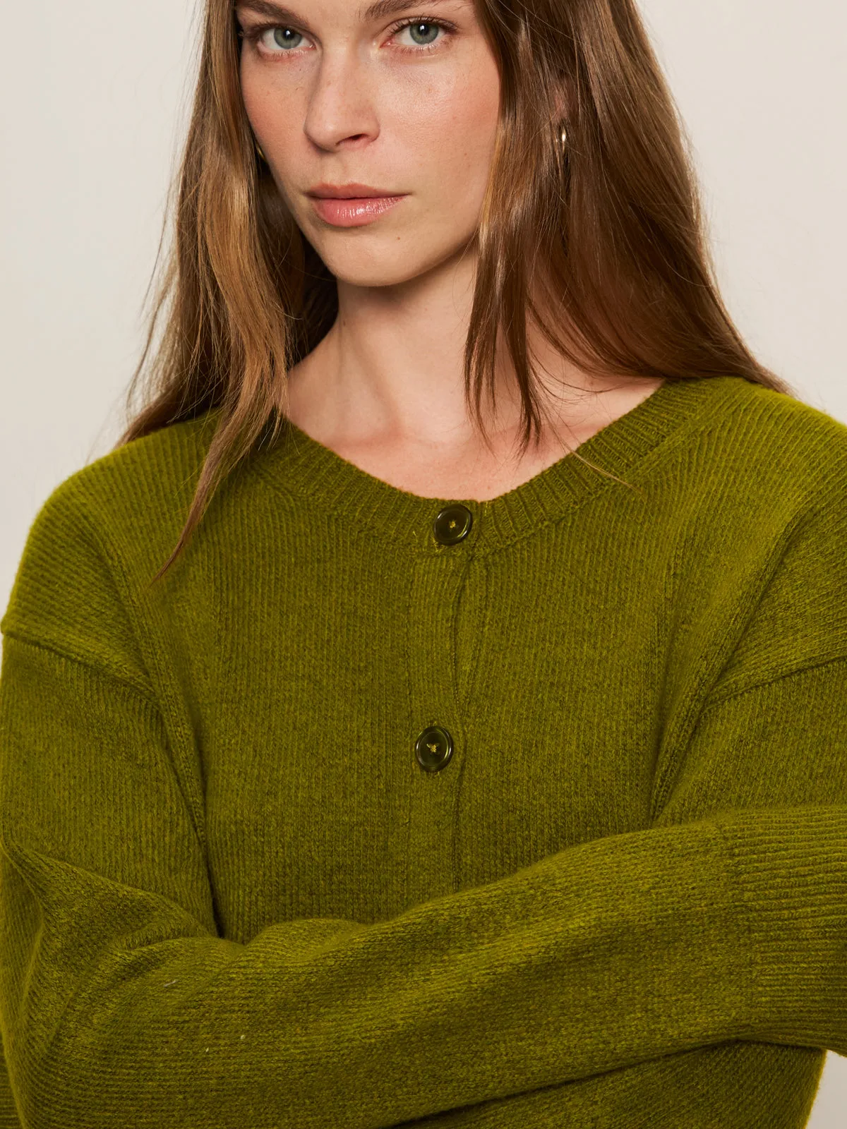 Must-Have Cardi Martini Olive Breathable mesh