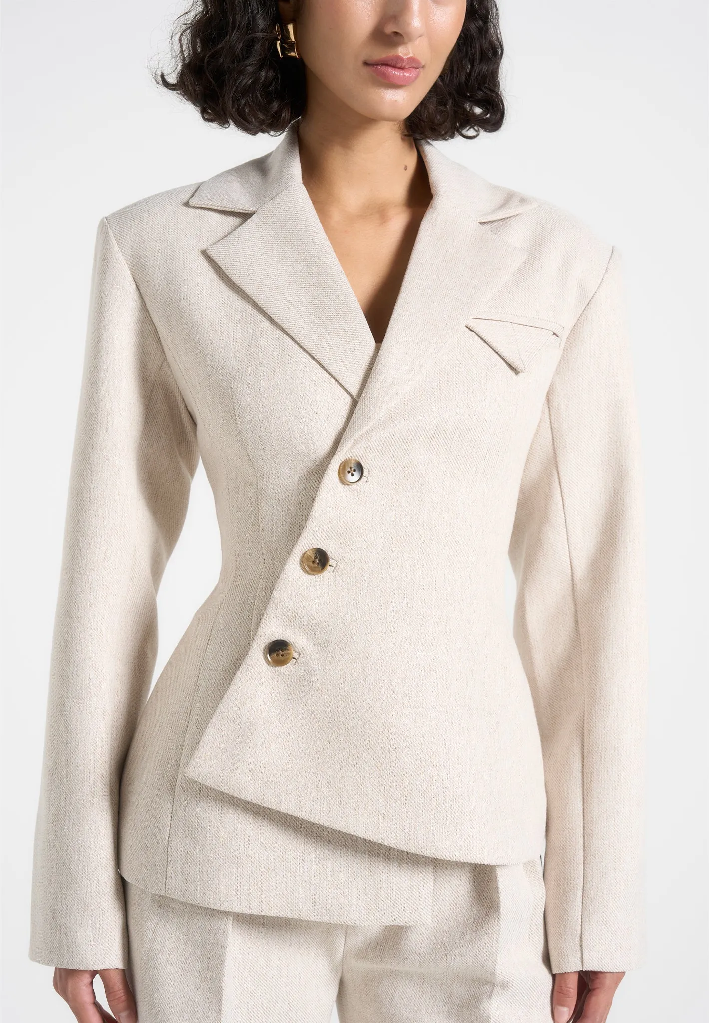 Elegant Wear Elegant Comfort Thalia - Tailored Asymmetric Double Breasted Blazer - Light Beige