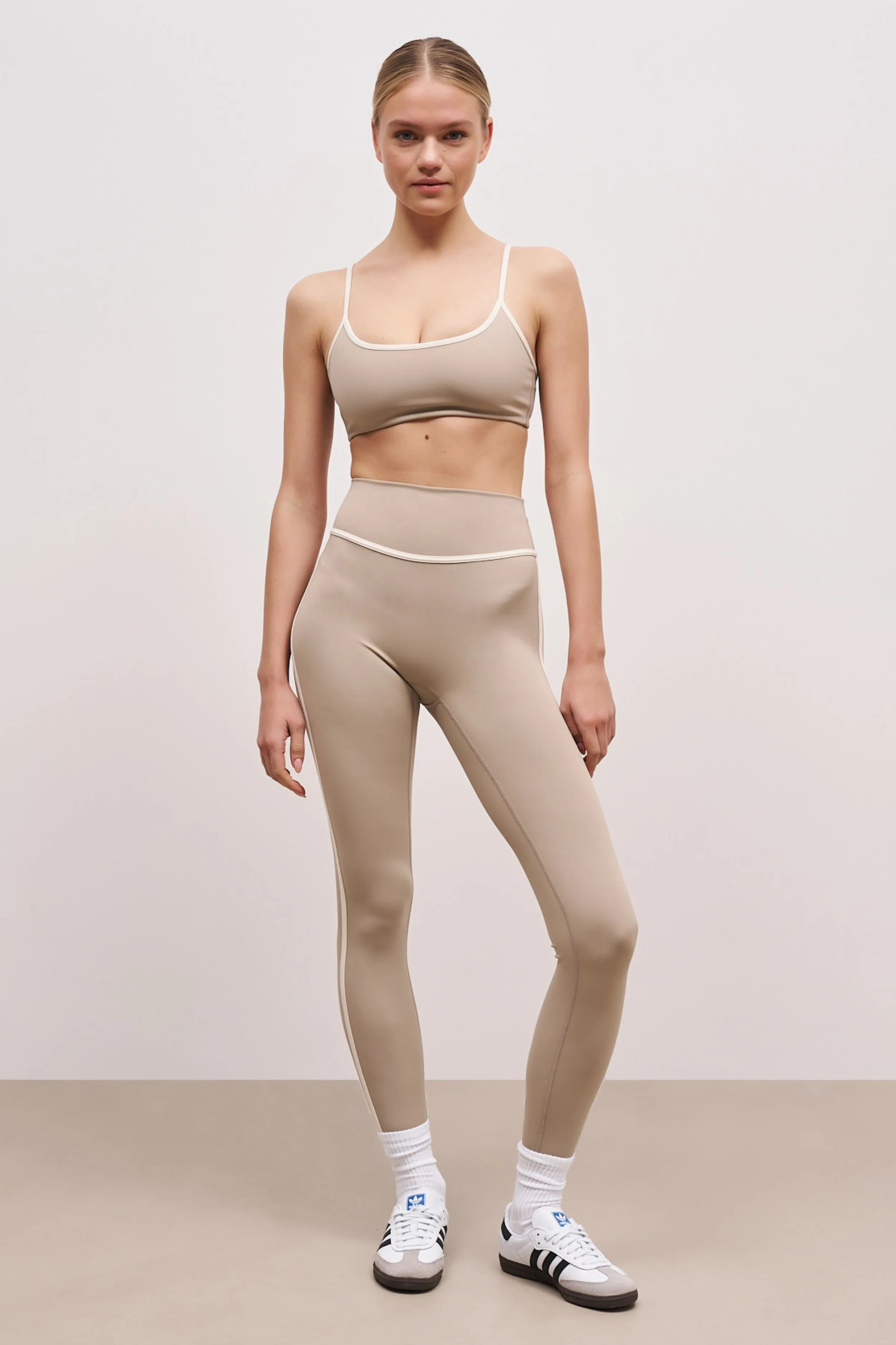 ShockAbsorbing NonRestrictiveSilhouette Base Contrast Trim Leggings - Taupe/Tofu