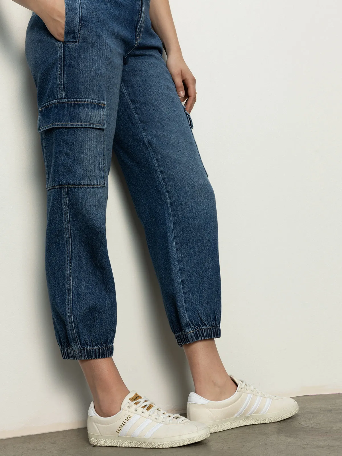 Take Over Jogger Mid-Rise Jeans Wow Me Streetwear vibe