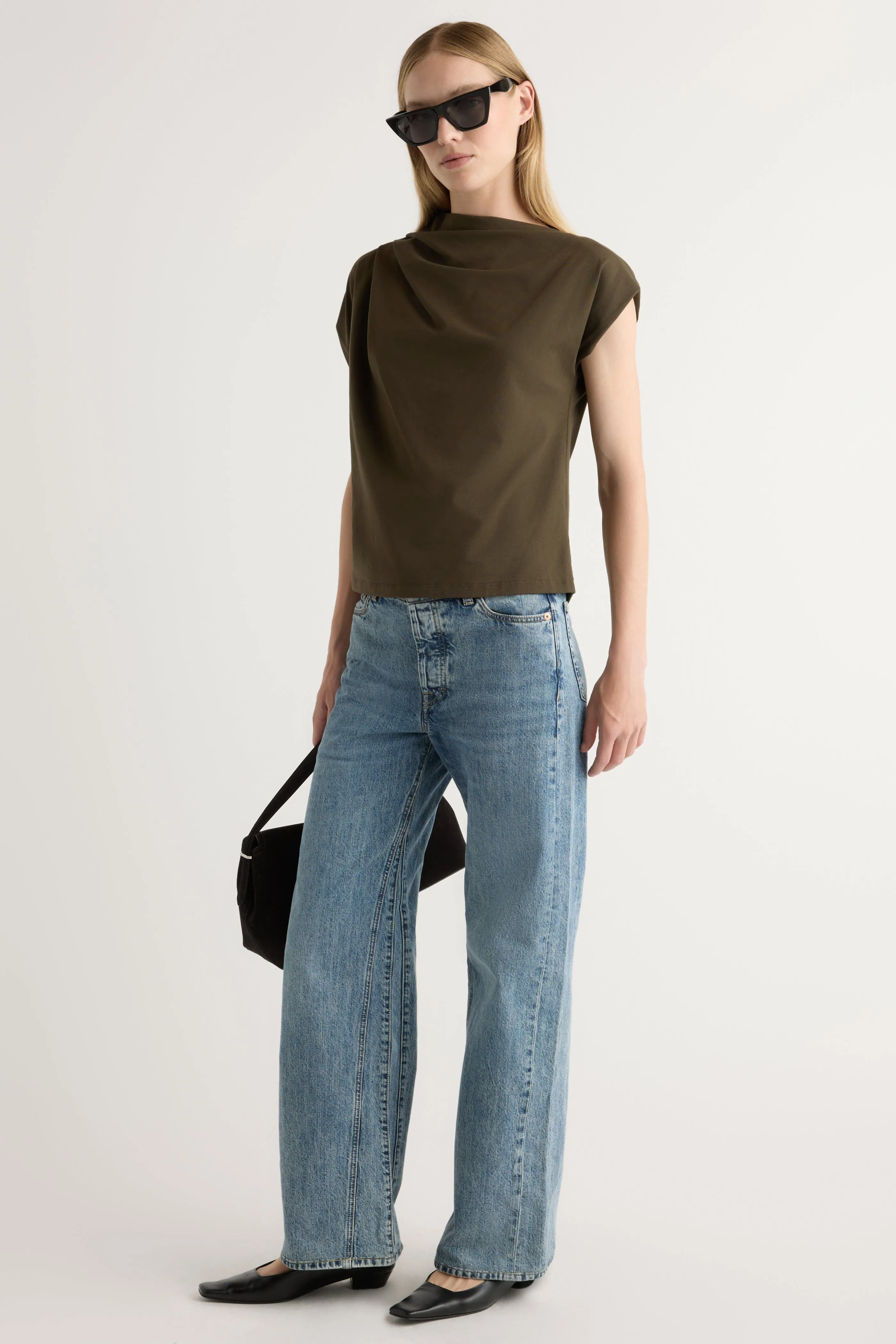 ButtonlessClosure DoubleLayeredCollar Kenny Asymmetric-Neck Tee