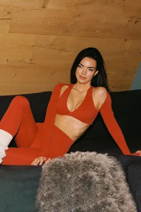 Twist-Front Shoulder Cut Crop Top Versatile Layering Cut