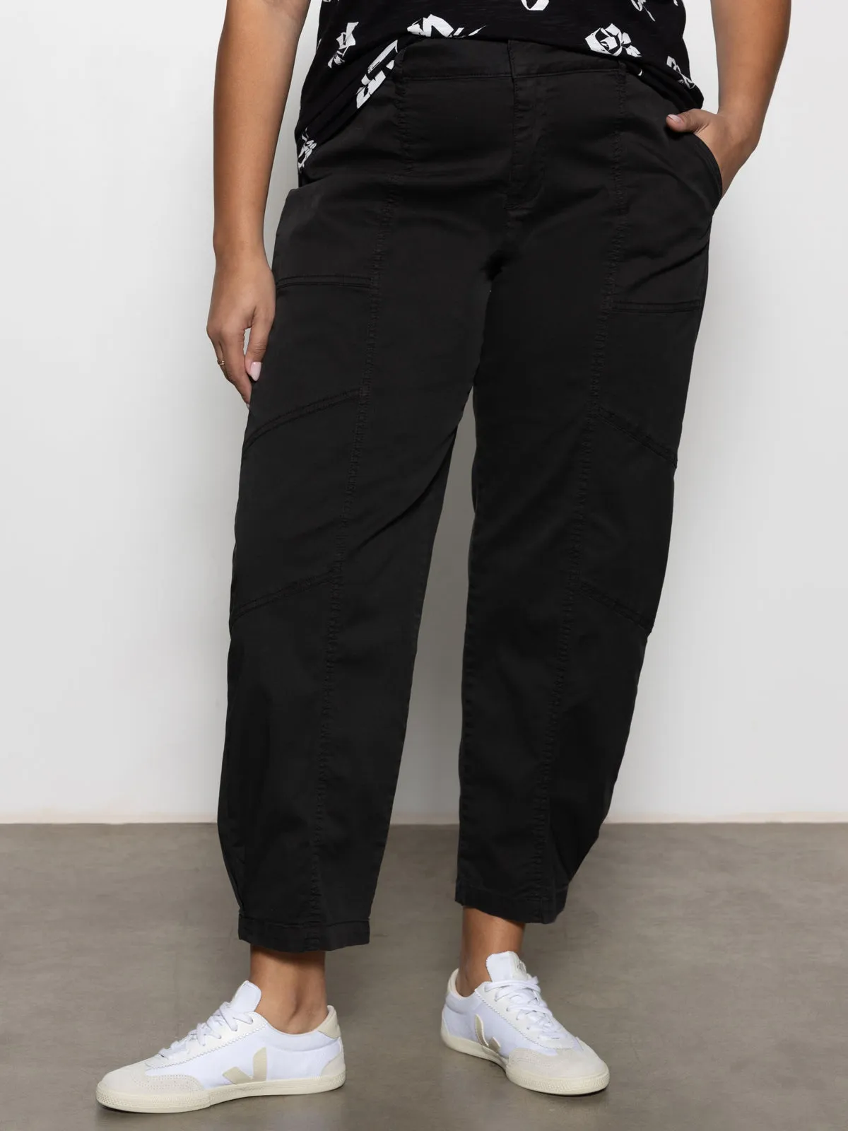 Push Up Plunge Neck Sahara Tapered Standard Rise Pant Black Extended Sizing