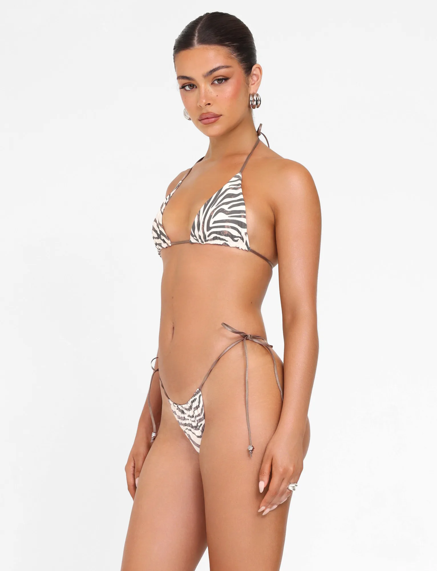AVE BIKINI TOP - NEUTRAL : ZEBRA Curve Enhancing Smooth Edge Finish