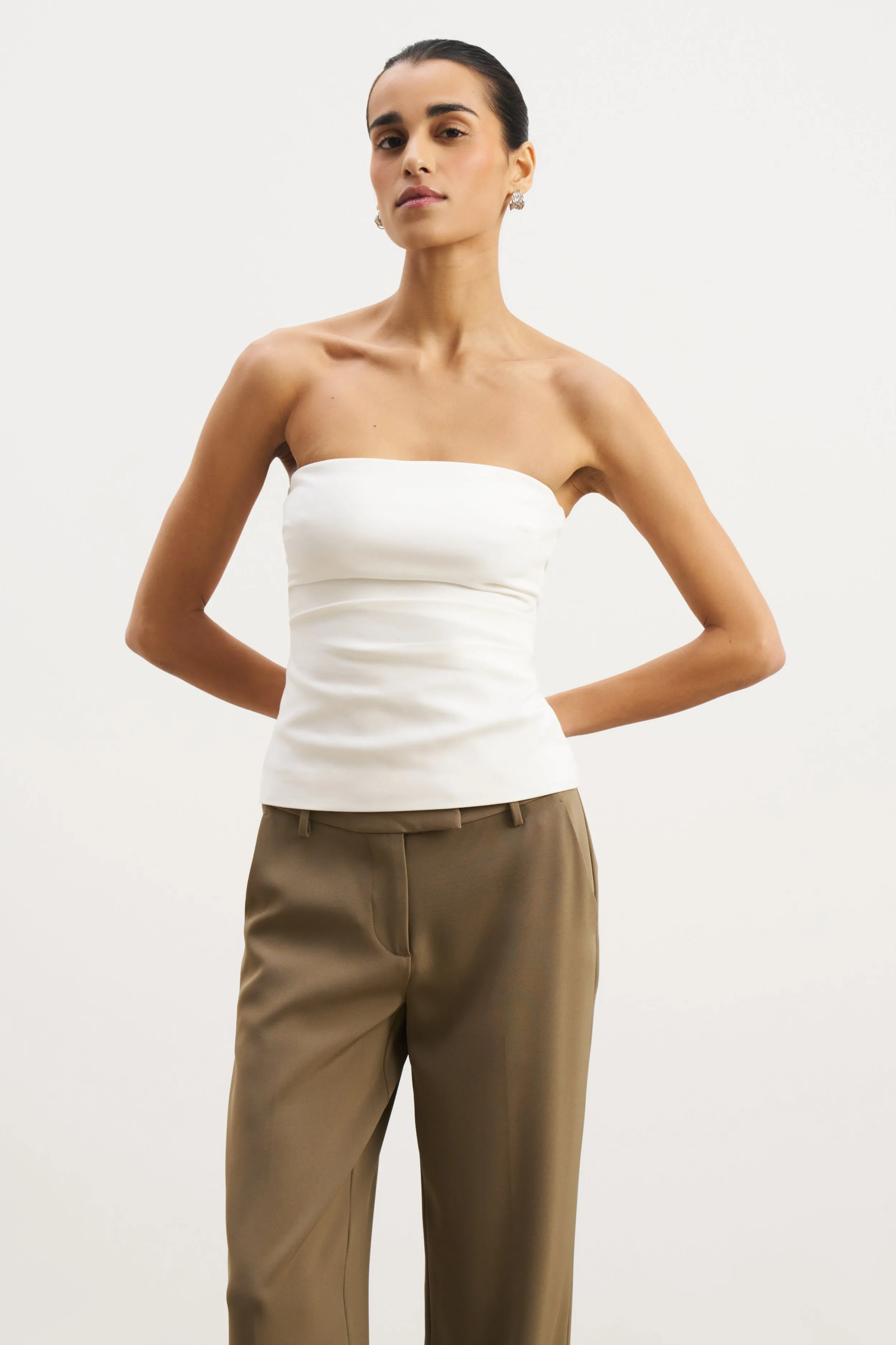 Hidden Storage Pockets Tailored Ruched Bodice - White